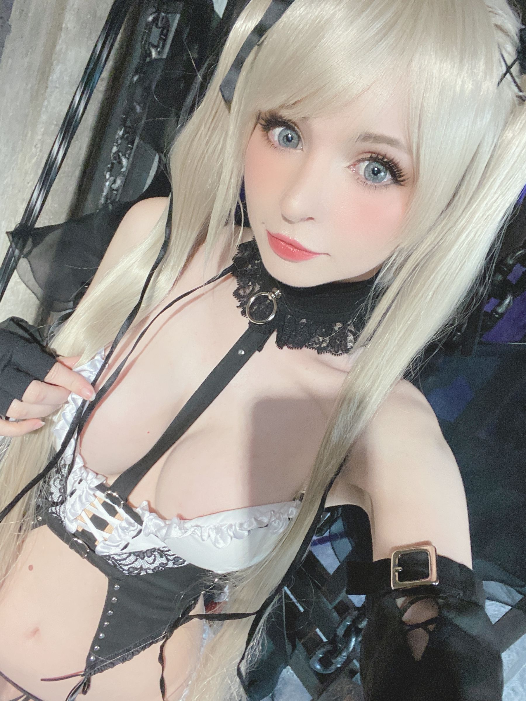[福利COS] Peach milky - Sakimichan Marie Rose Set