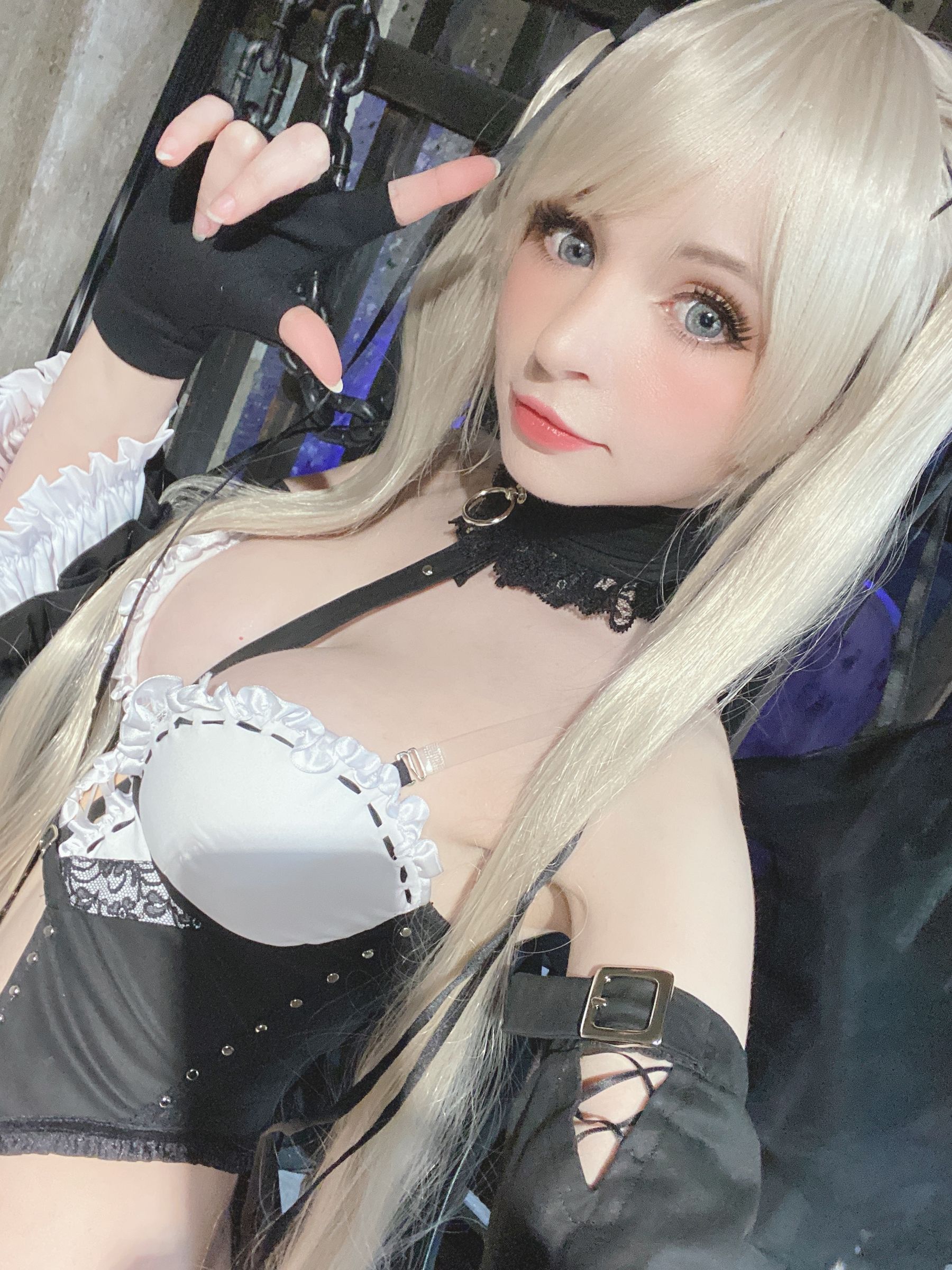 [福利COS] Peach milky - Sakimichan Marie Rose Set