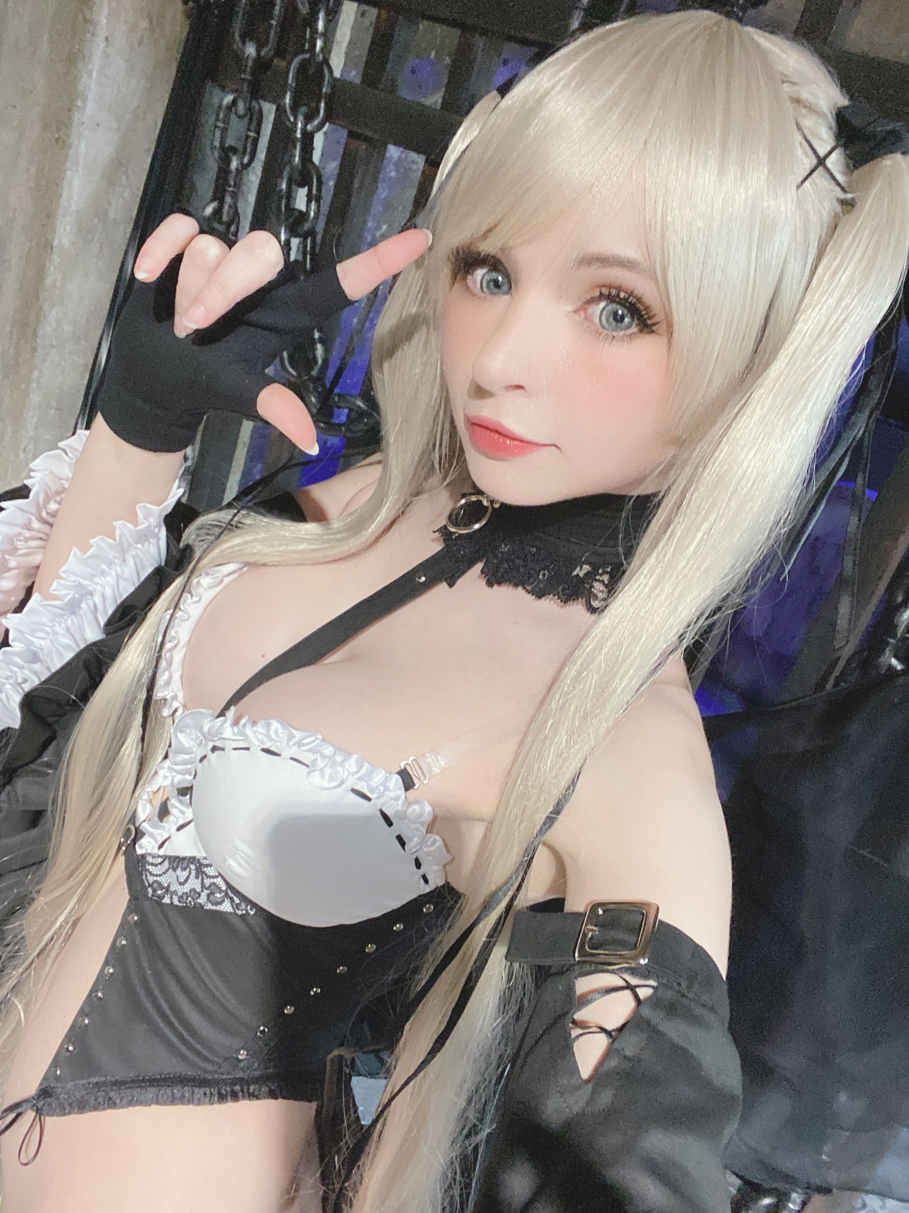 [福利COS] Peach milky - Sakimichan Marie Rose Set