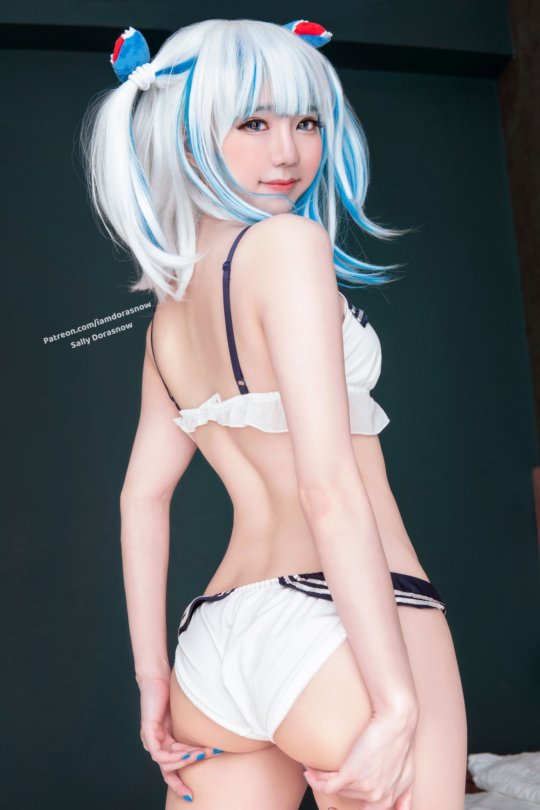 [福利COS] Sally Dorasnow - Gura Bikini