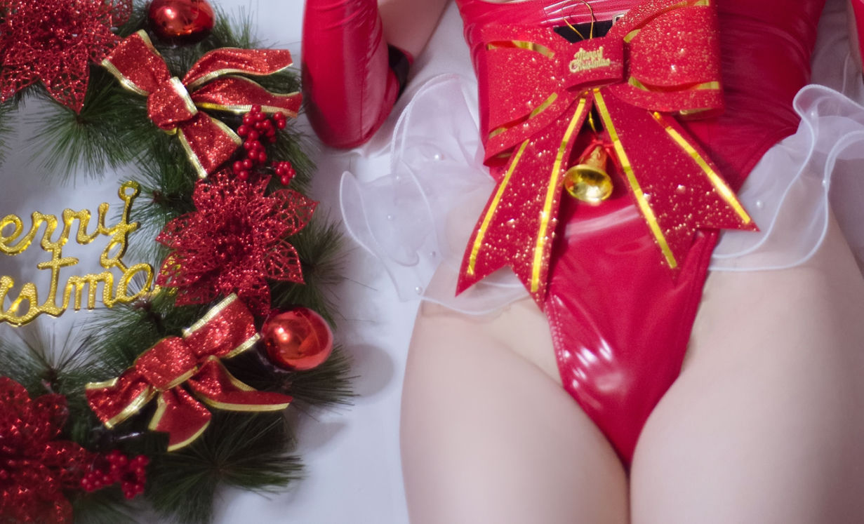 [福利COS] 佳奈喵 - 雪夜锦礼