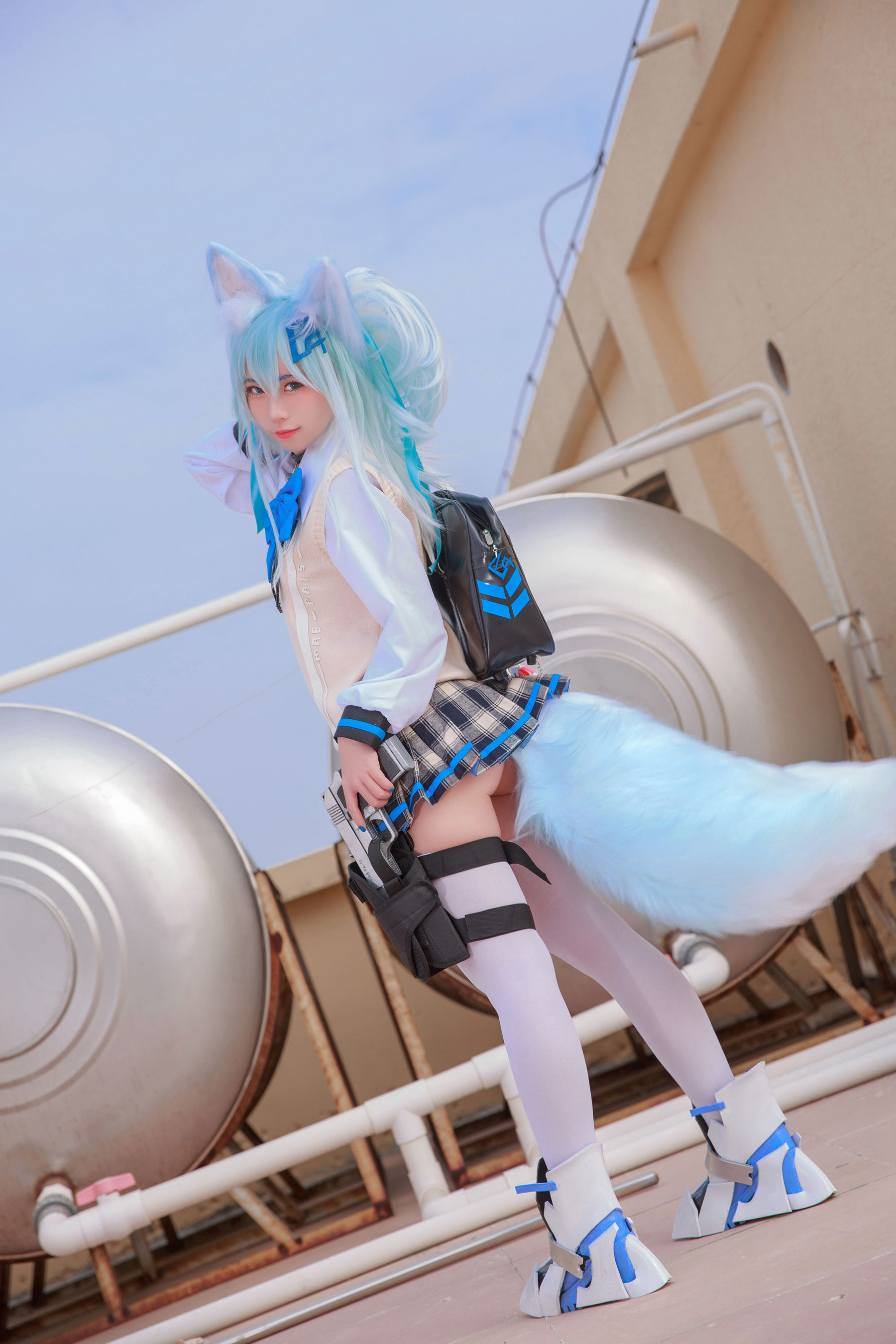[福利COS] 动漫博主G44不会受伤 - 少女前线 PA15校服