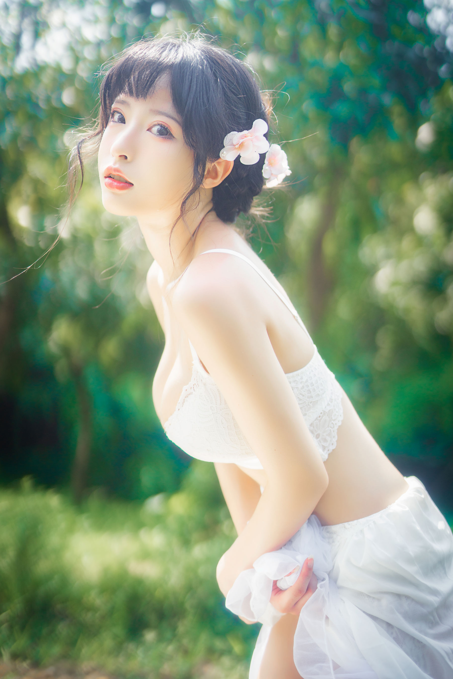 [福利COS] 尤物清水由乃 - 蕾丝花园