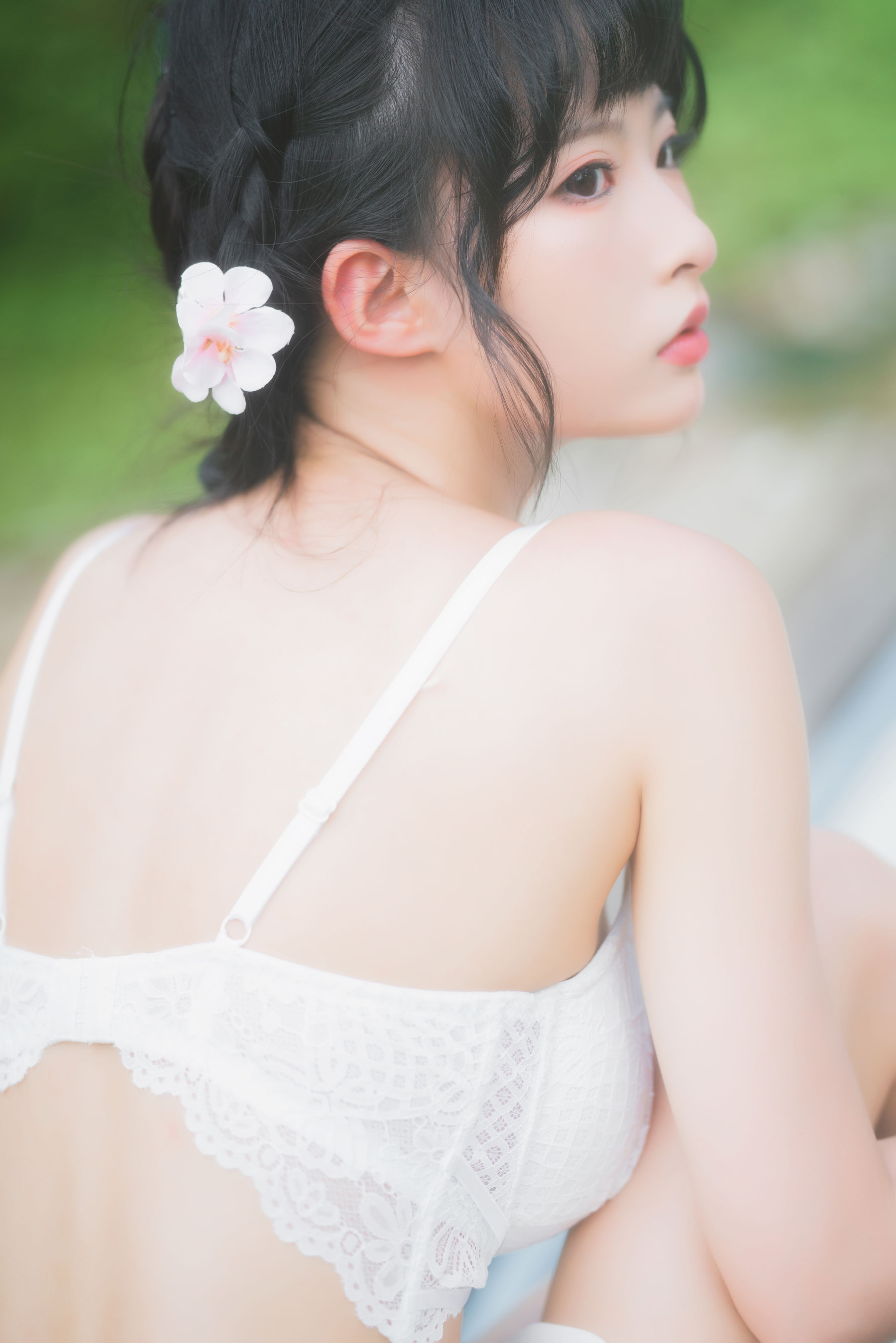 [福利COS] 尤物清水由乃 - 蕾丝花园