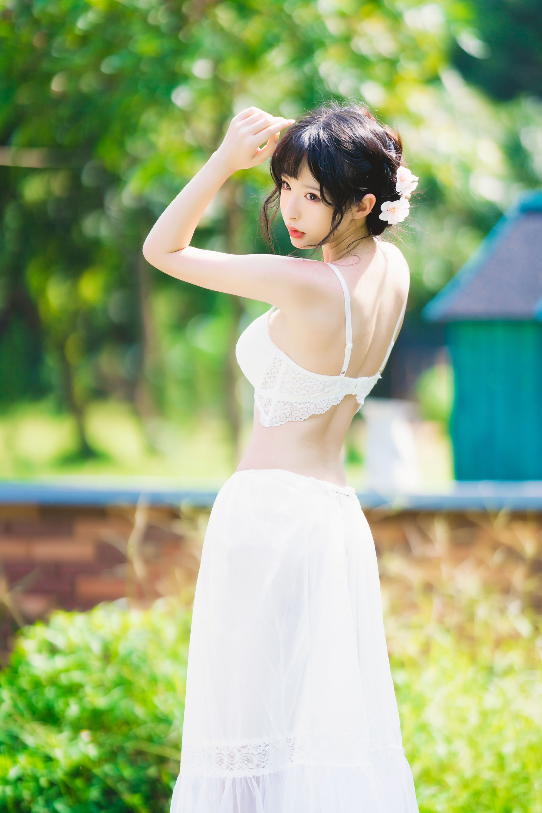 [福利COS] 尤物清水由乃 - 蕾丝花园