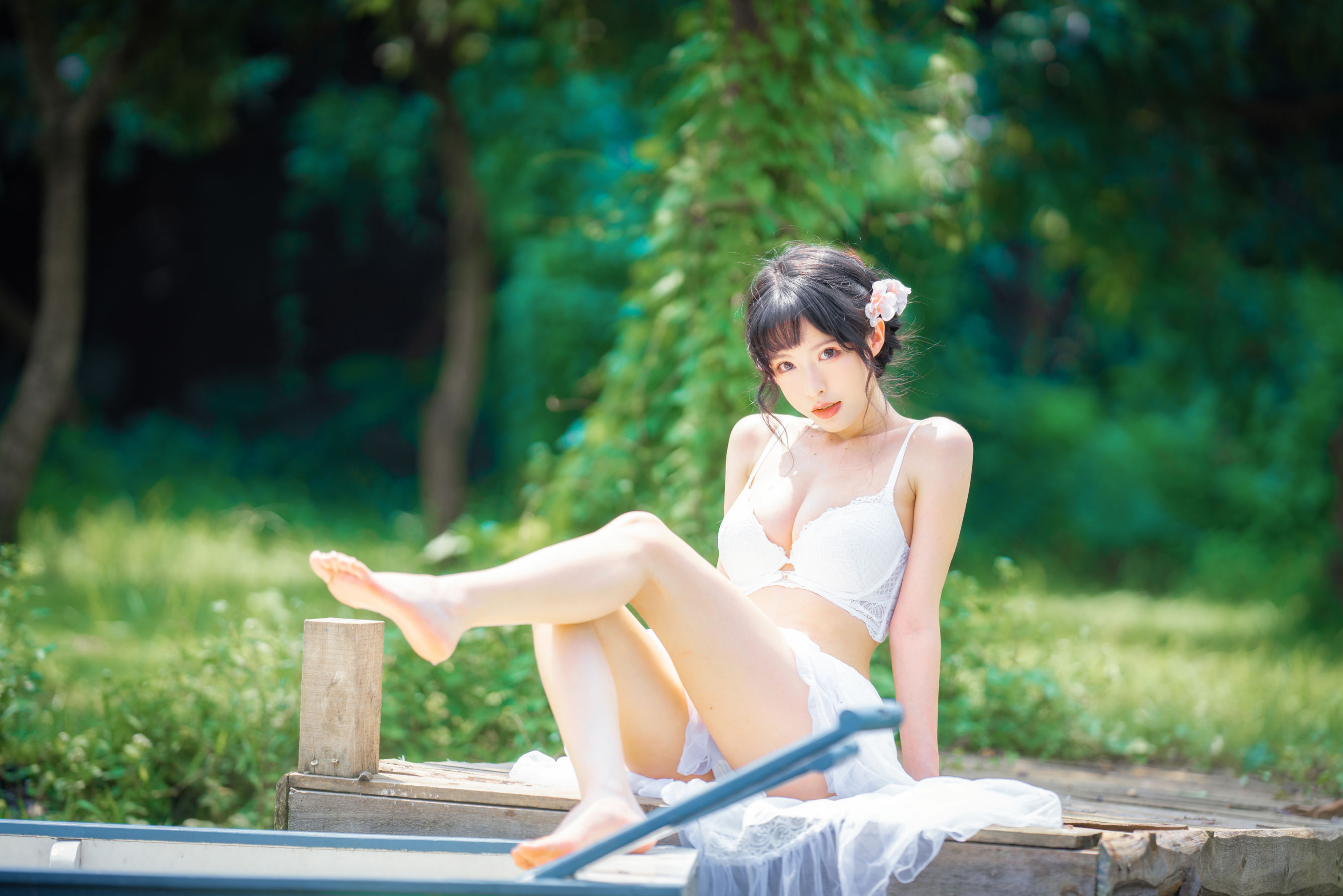 [福利COS] 尤物清水由乃 - 蕾丝花园