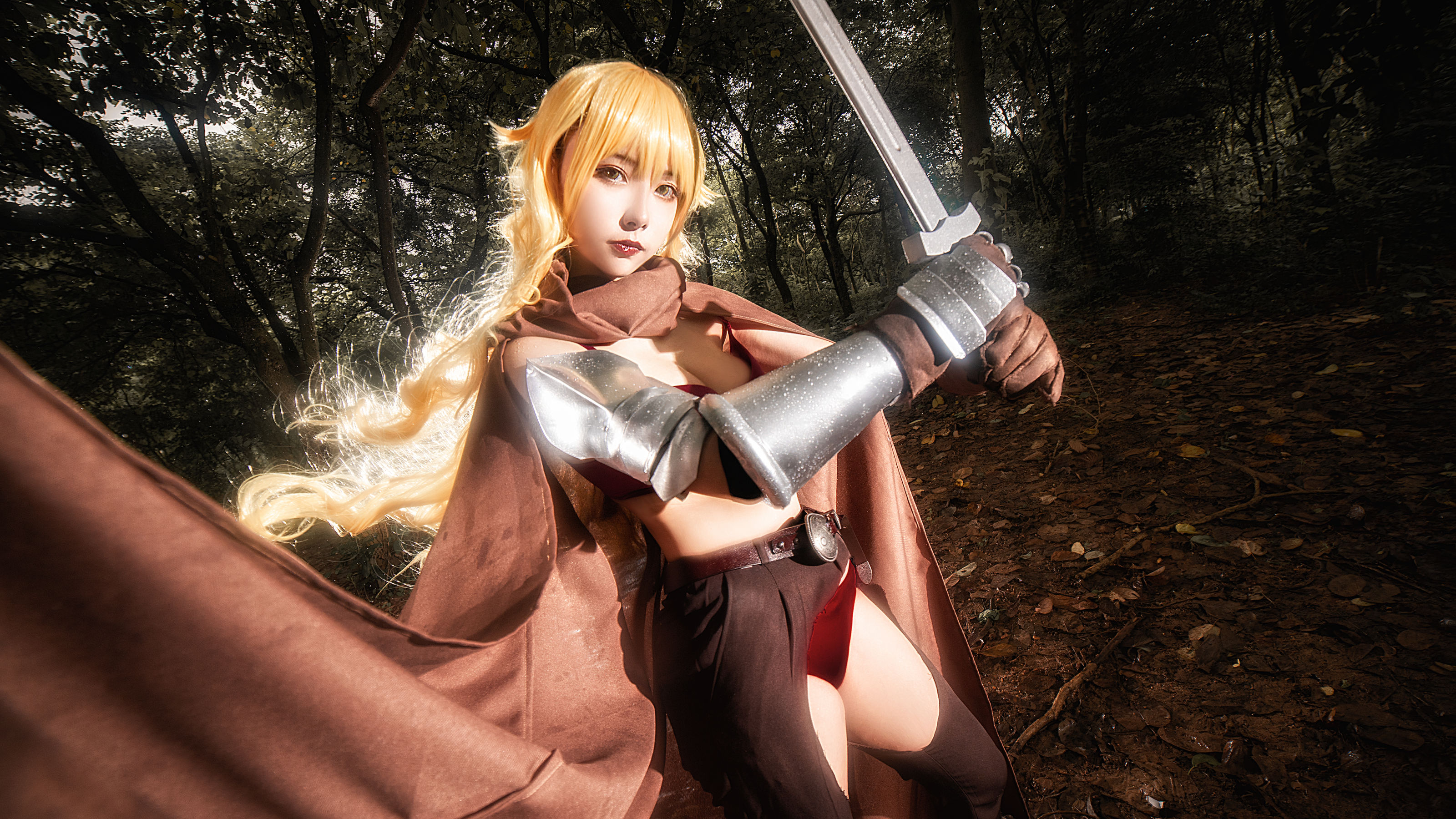 [福利COS] 微博妹子Momoko葵葵 - The Vagrant (薇薇安)