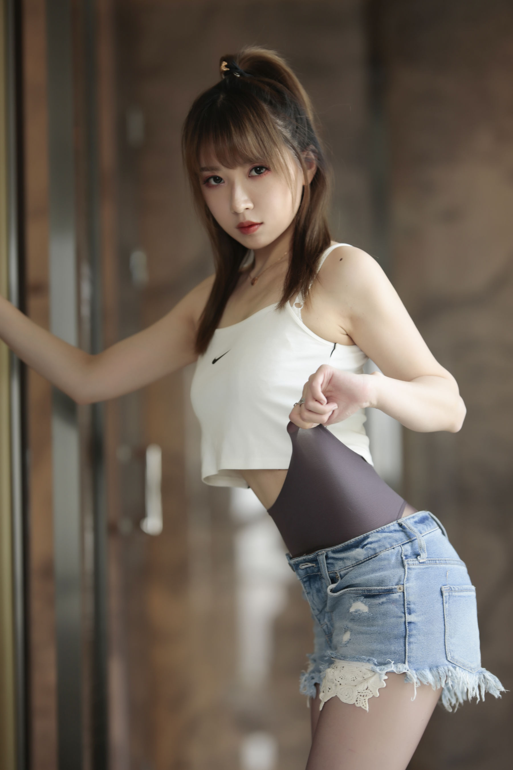[福利COS] 斗鱼主播小女巫露娜 - 牛仔小裤裤