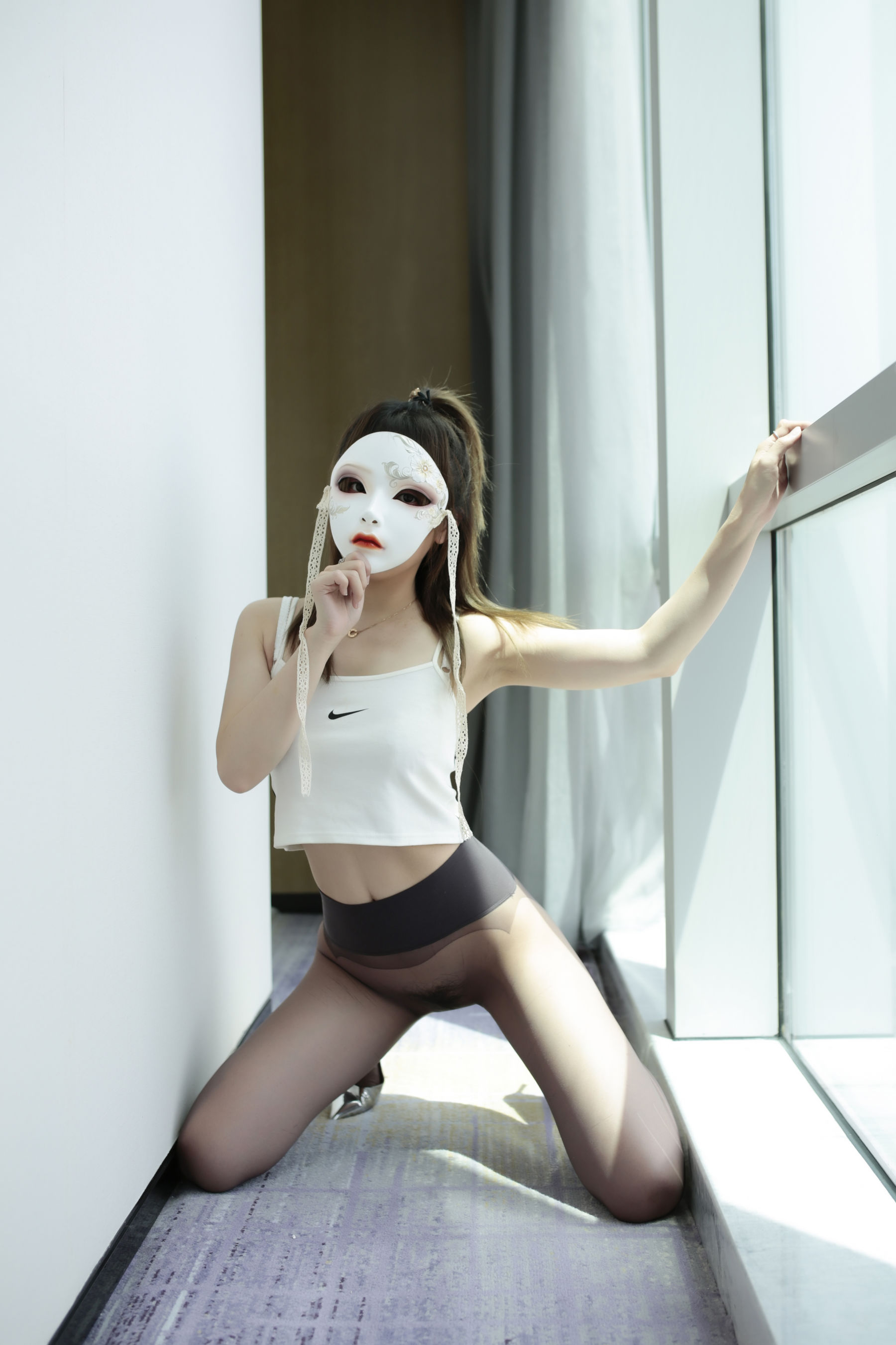 [福利COS] 斗鱼主播小女巫露娜 - 牛仔小裤裤