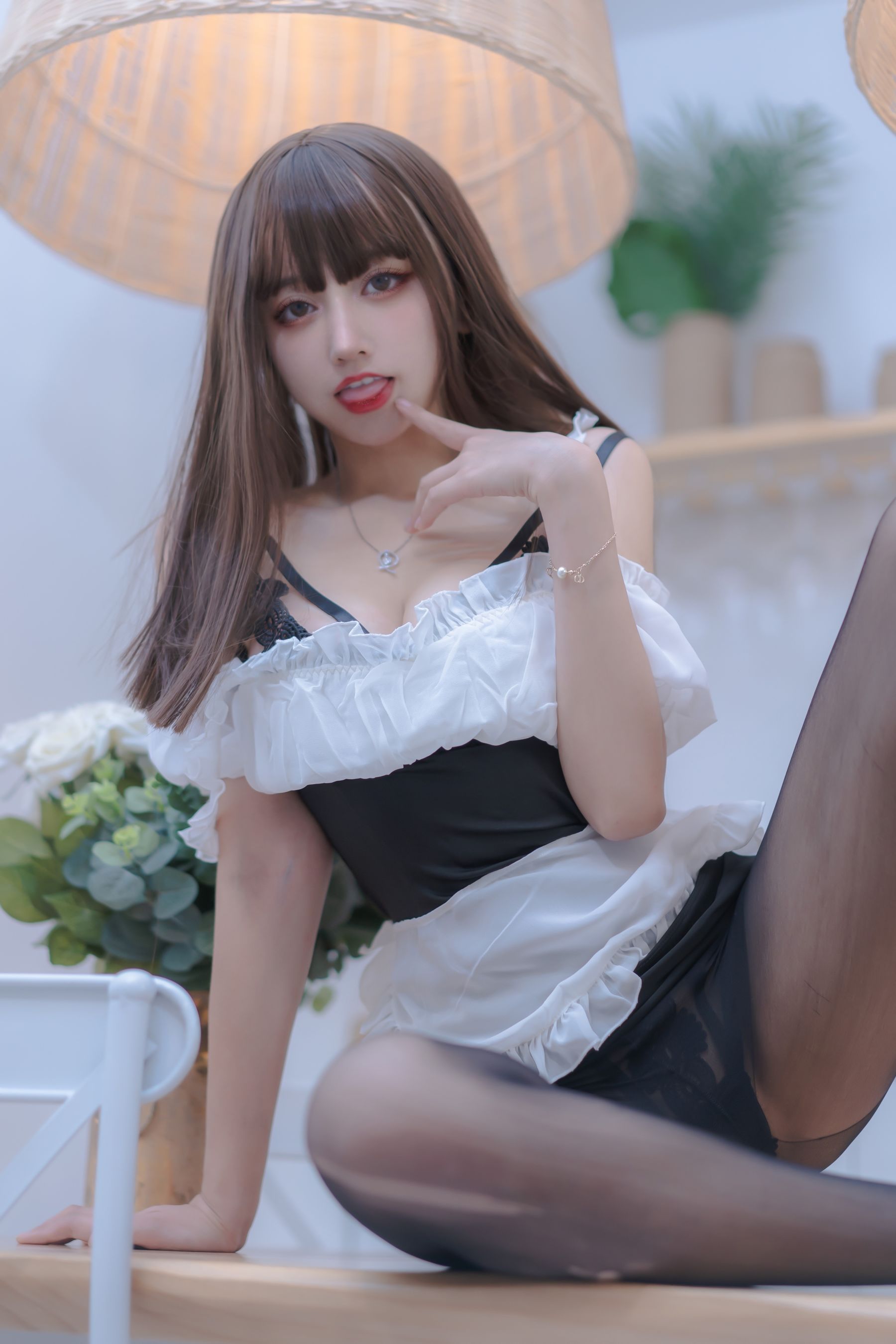 [福利COS] 斗鱼米线线sama写真 - 女仆使用手册