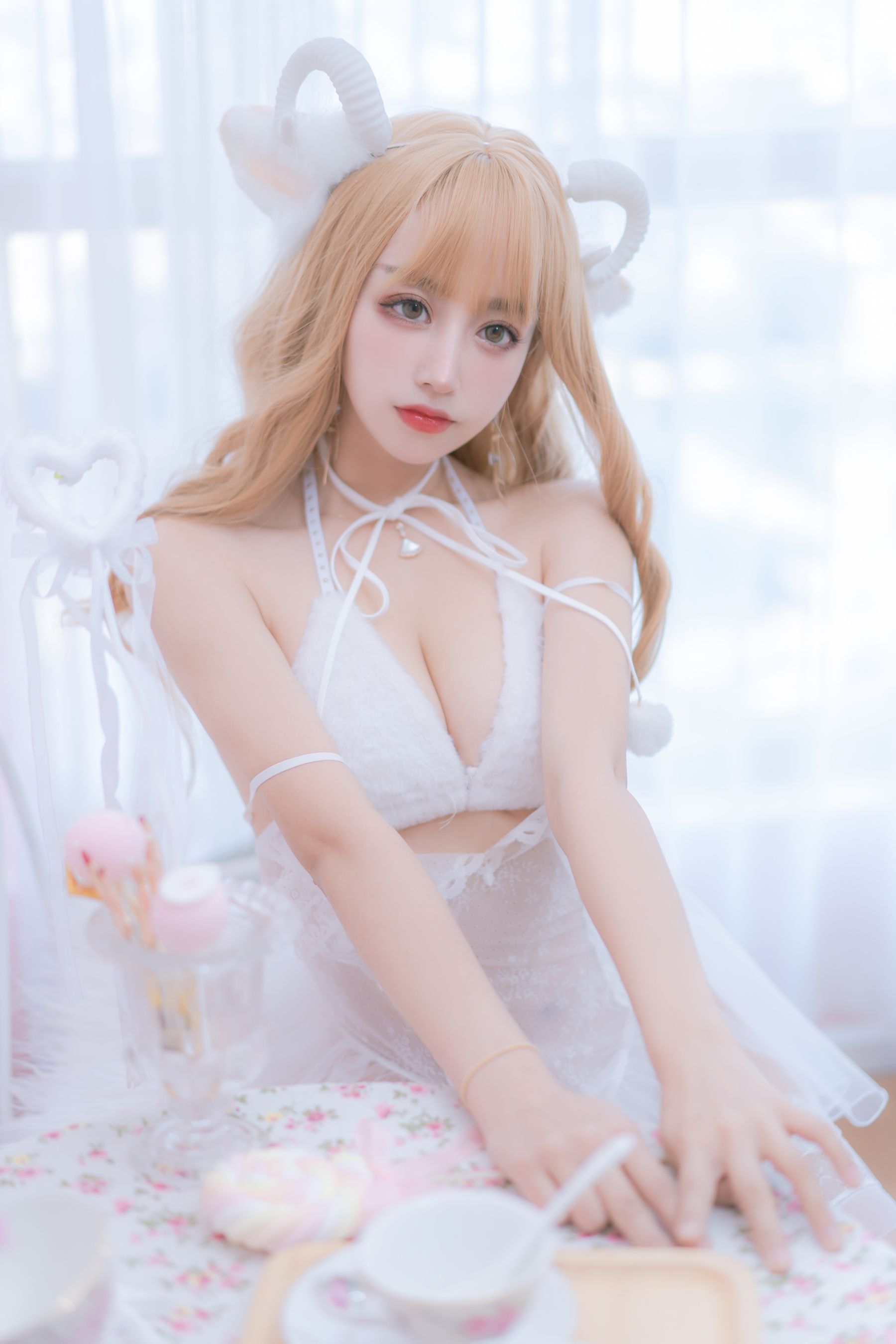 [福利COS] 斗鱼米线线sama写真 - 小羊咩生日限定