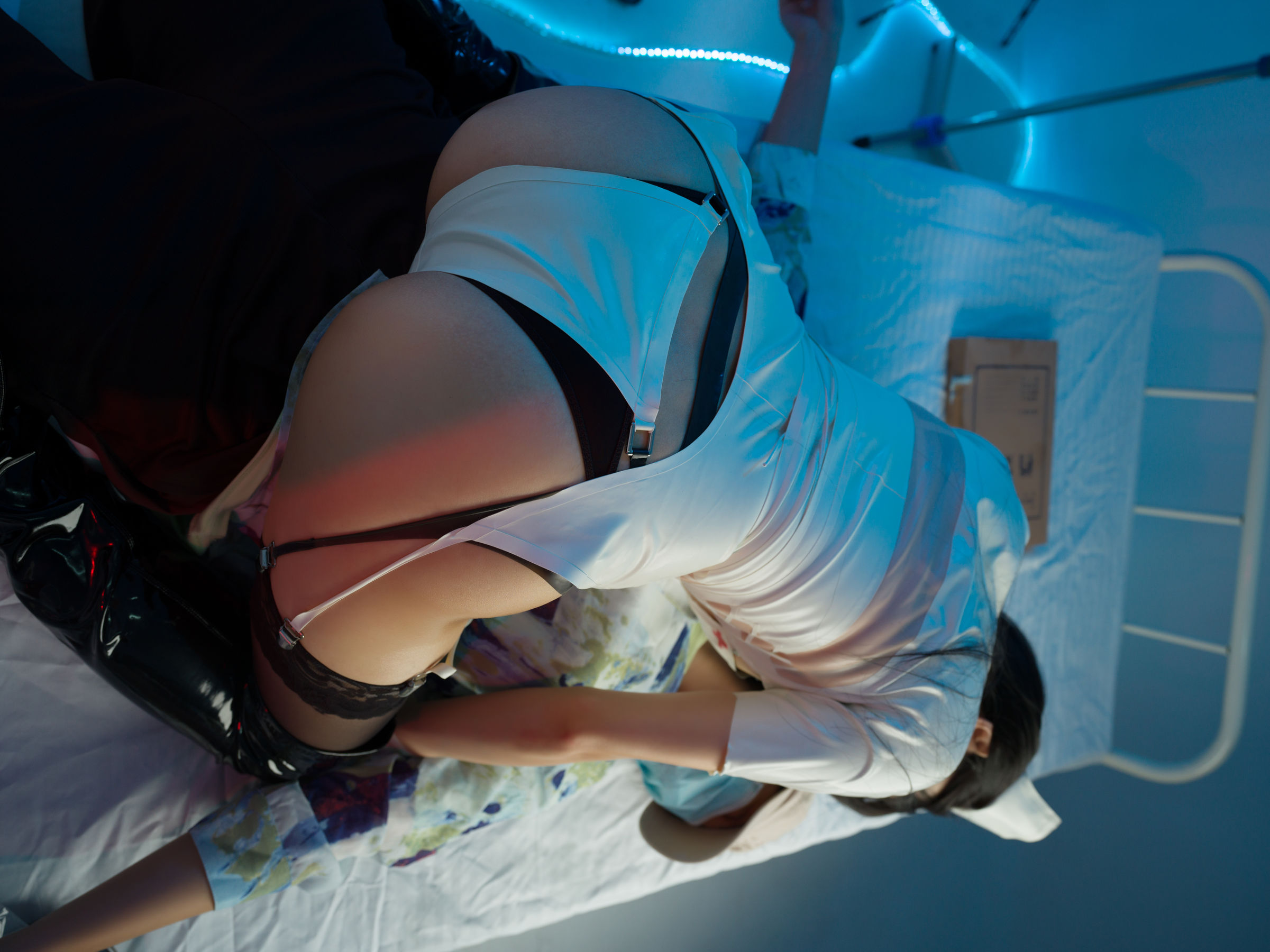 [福利COS] 秋和柯基(夏小秋秋秋) - 蒂法护士