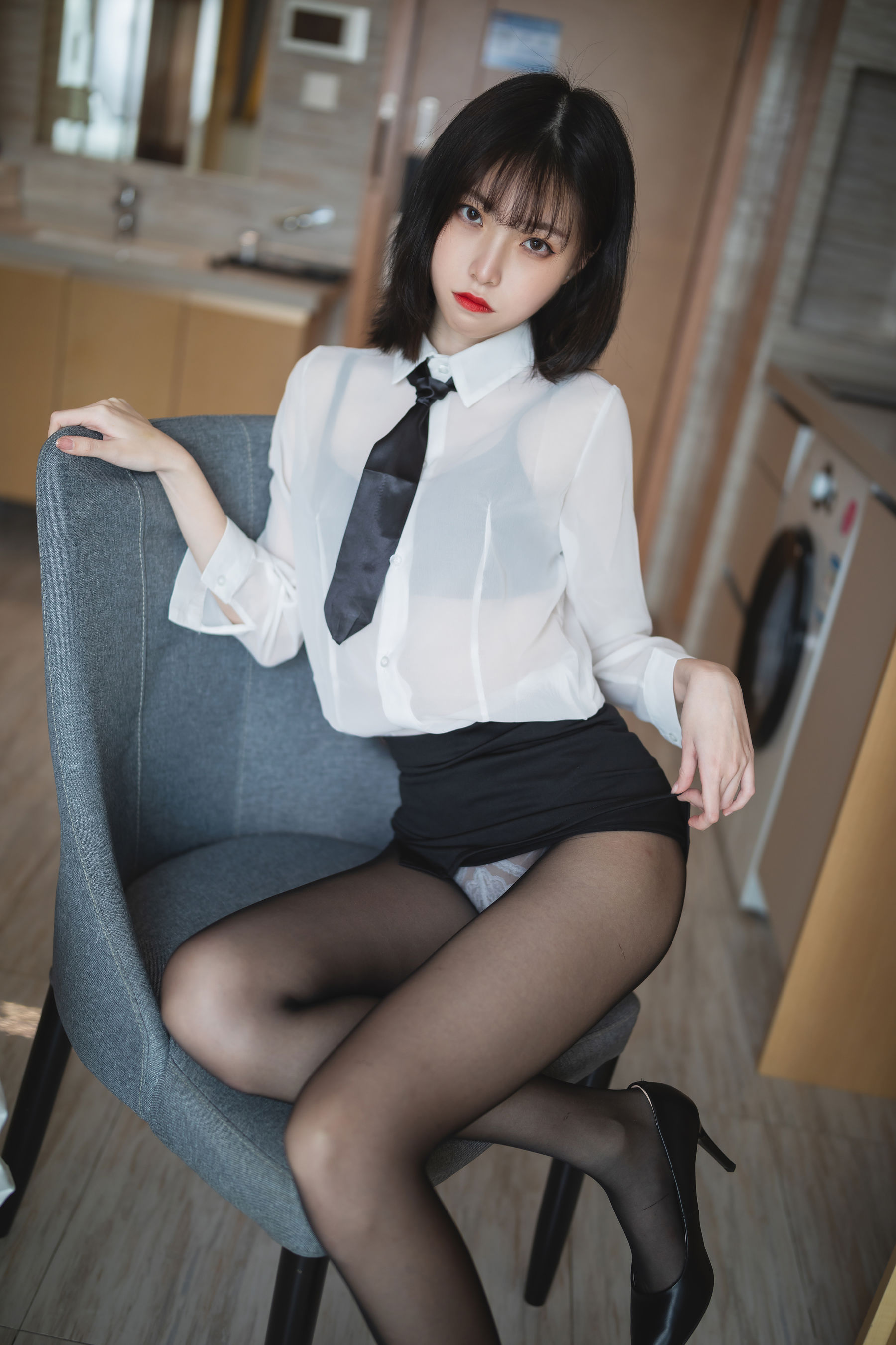 [福利COS] 许岚 - OL制服