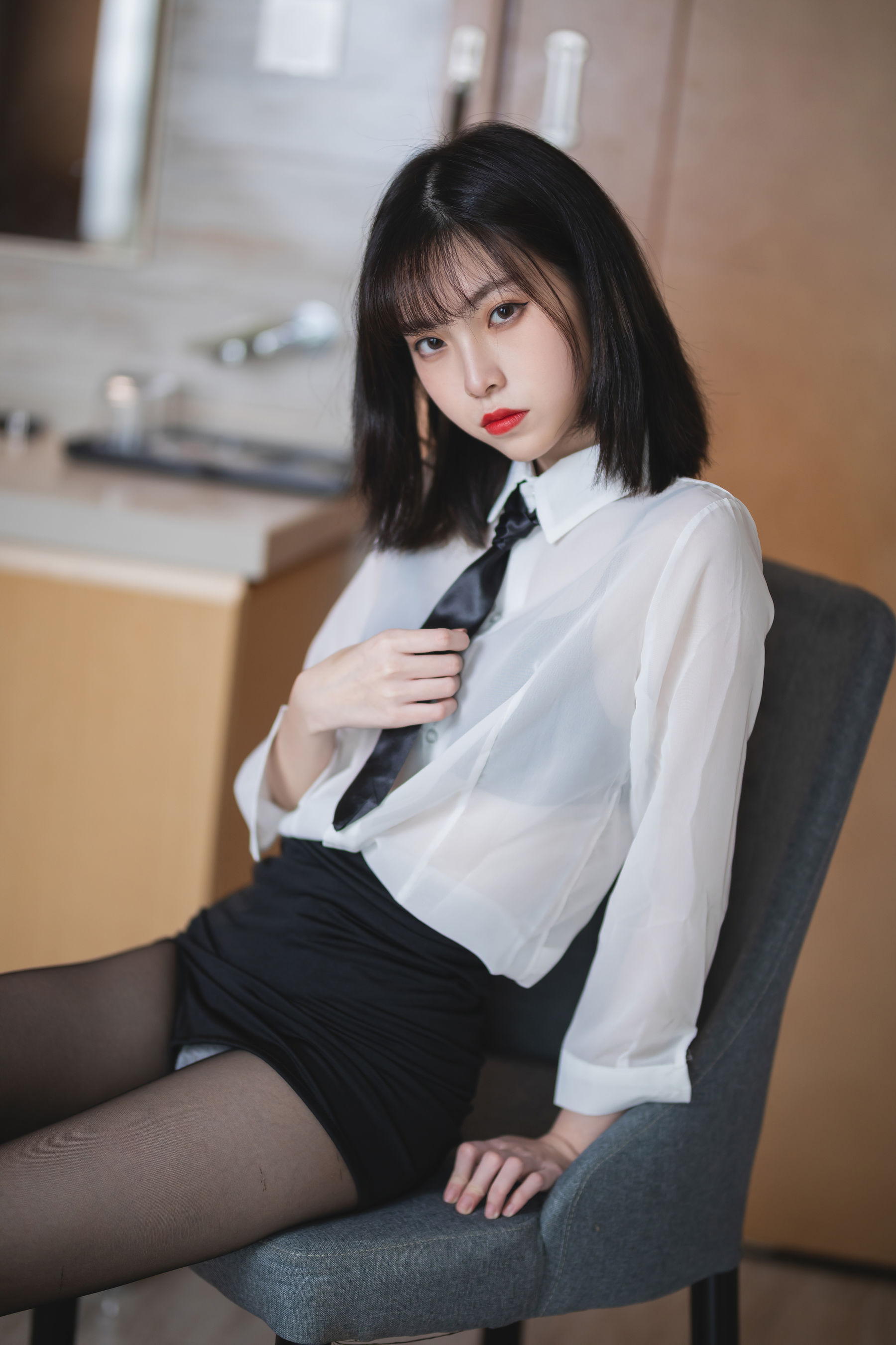 [福利COS] 许岚 - OL制服