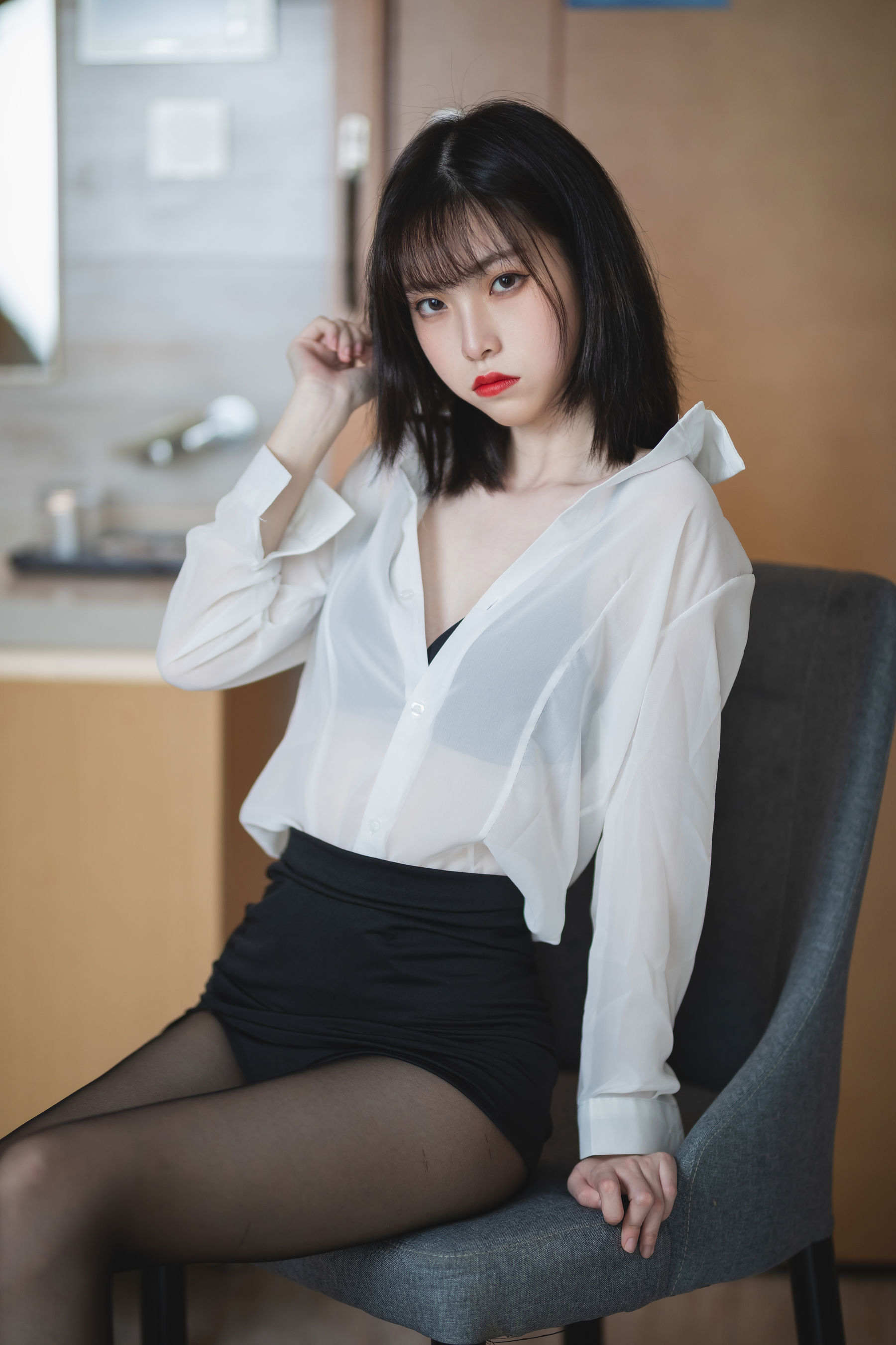 [福利COS] 许岚 - OL制服
