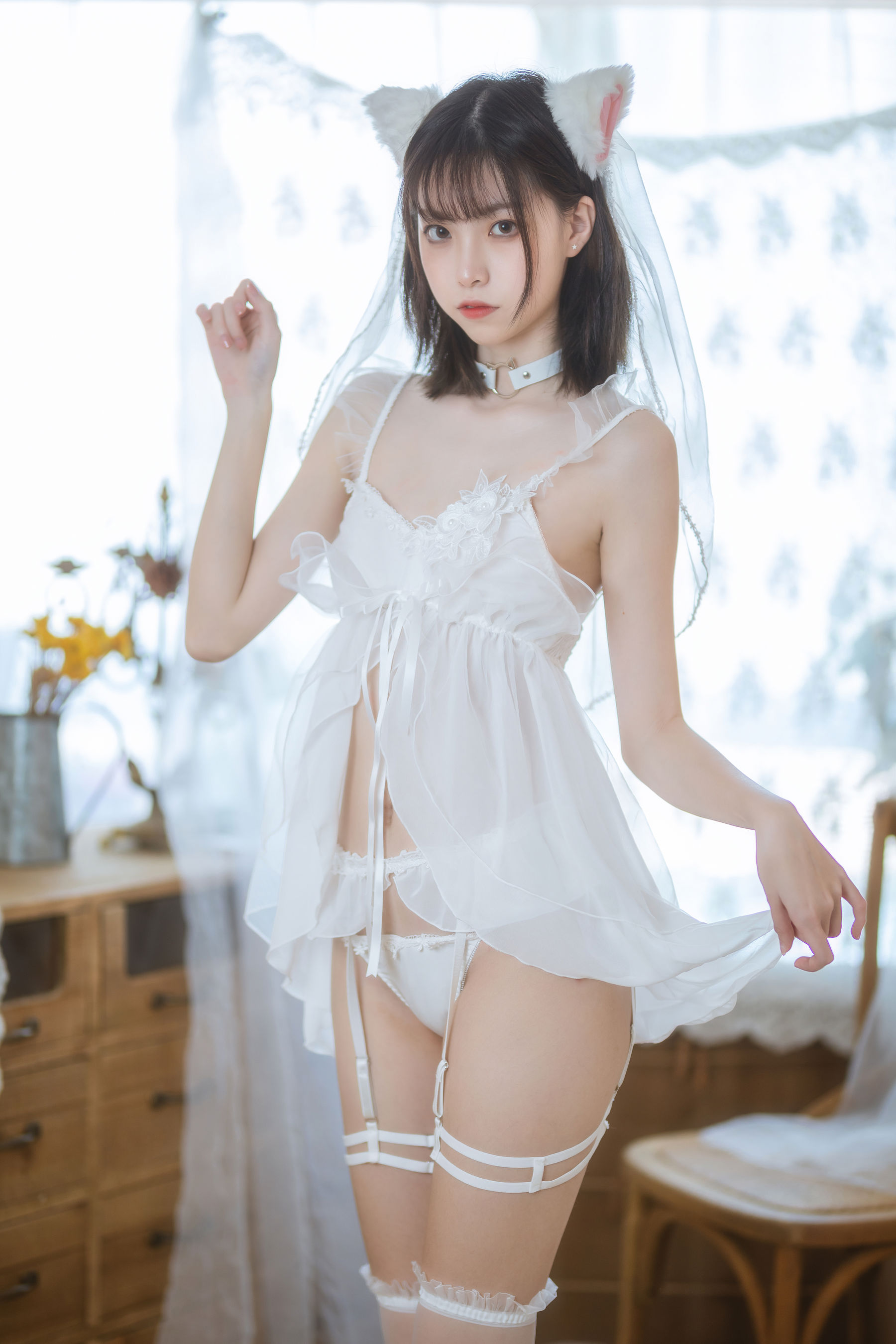 [福利COS] 许岚 - 少女白色裙