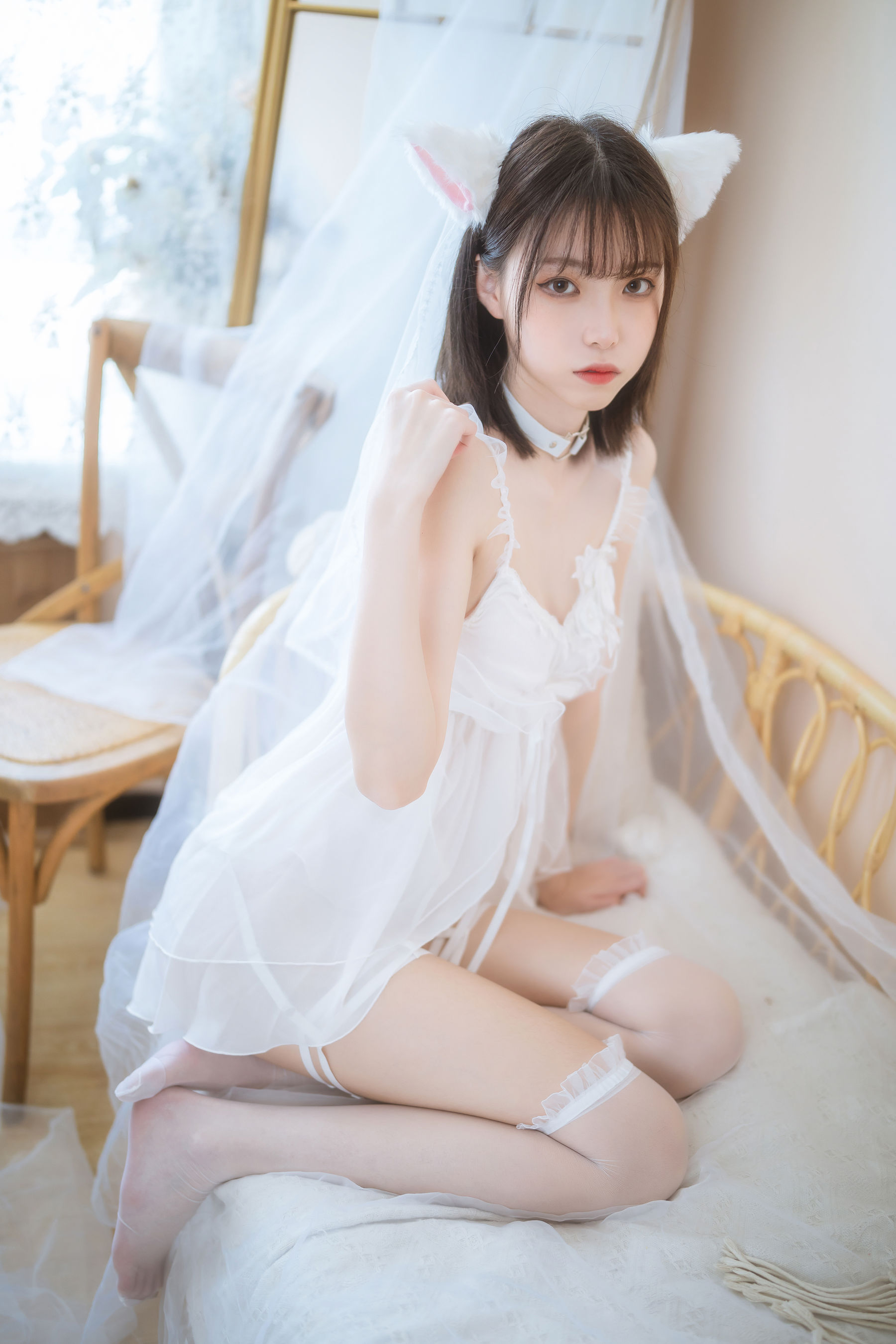 [福利COS] 许岚 - 少女白色裙