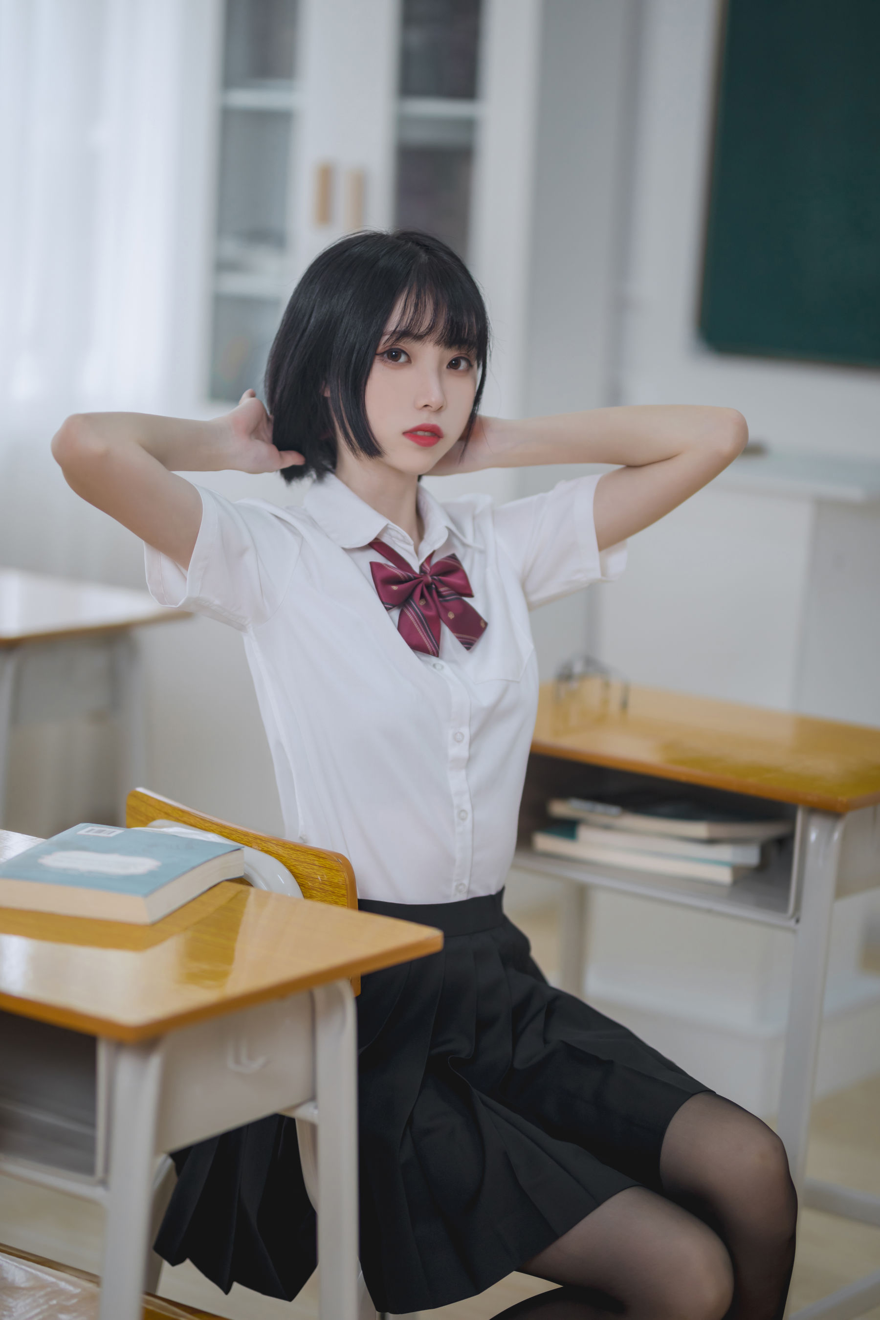 [福利COS] 许岚 - 教室jk黑丝