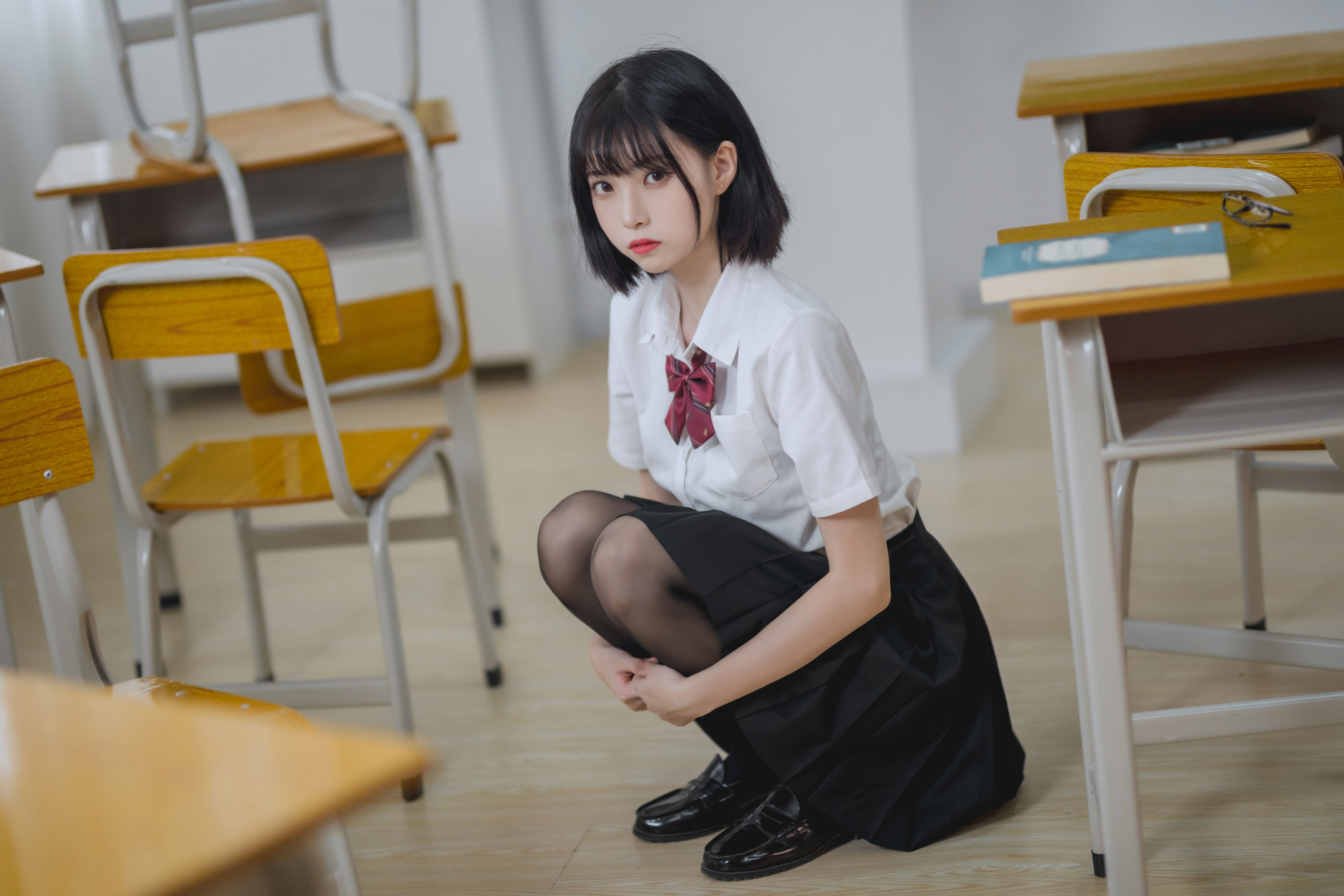 [福利COS] 许岚 - 教室jk黑丝