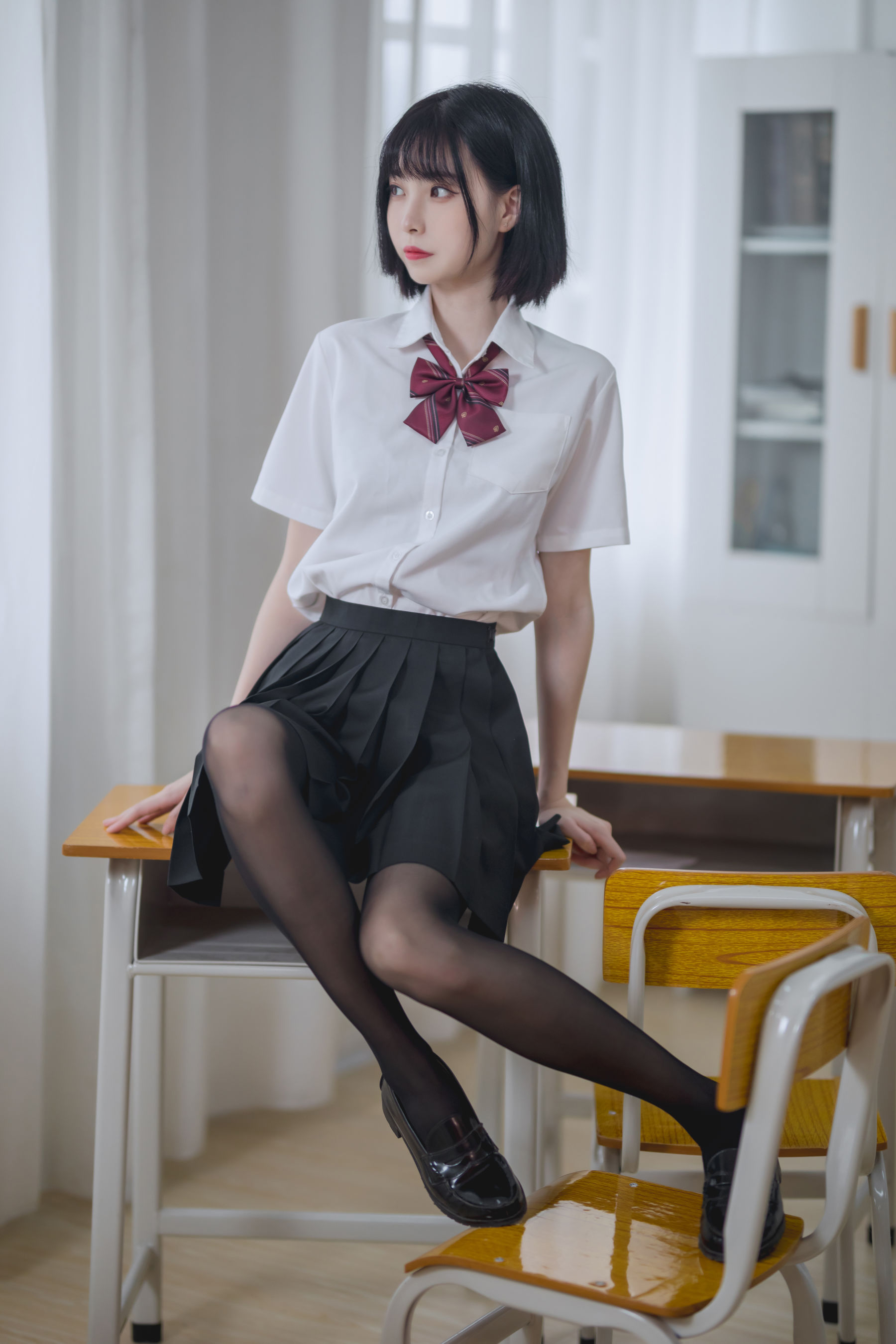 [福利COS] 许岚 - 教室jk黑丝