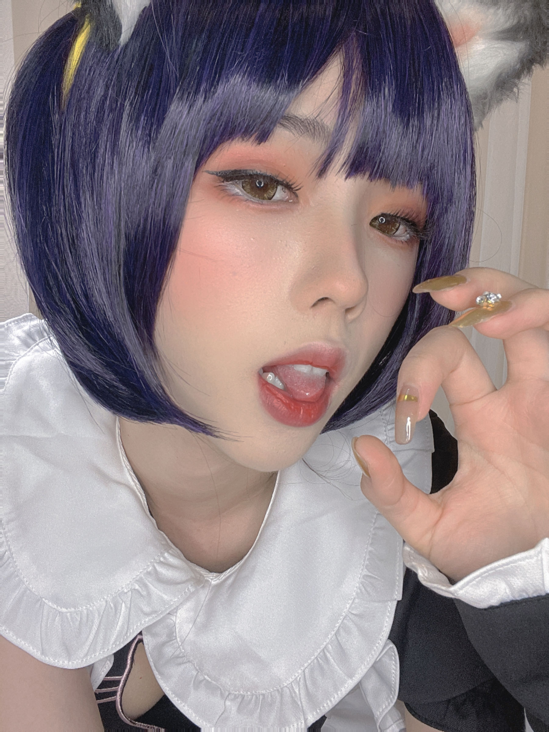 [福利COS] 钛合金大粑粑 - 女仆自拍
