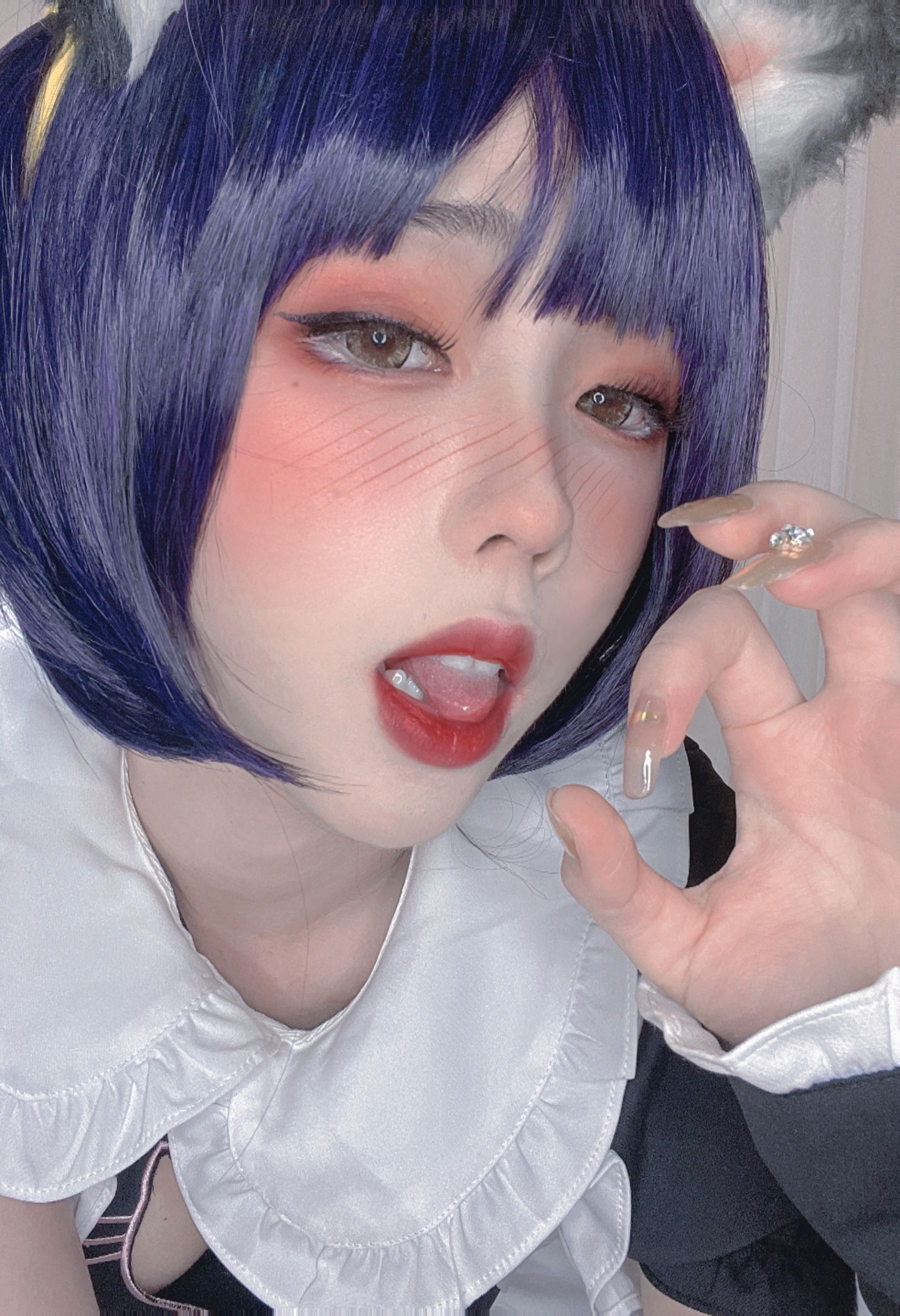 [福利COS] 钛合金大粑粑 - 女仆自拍