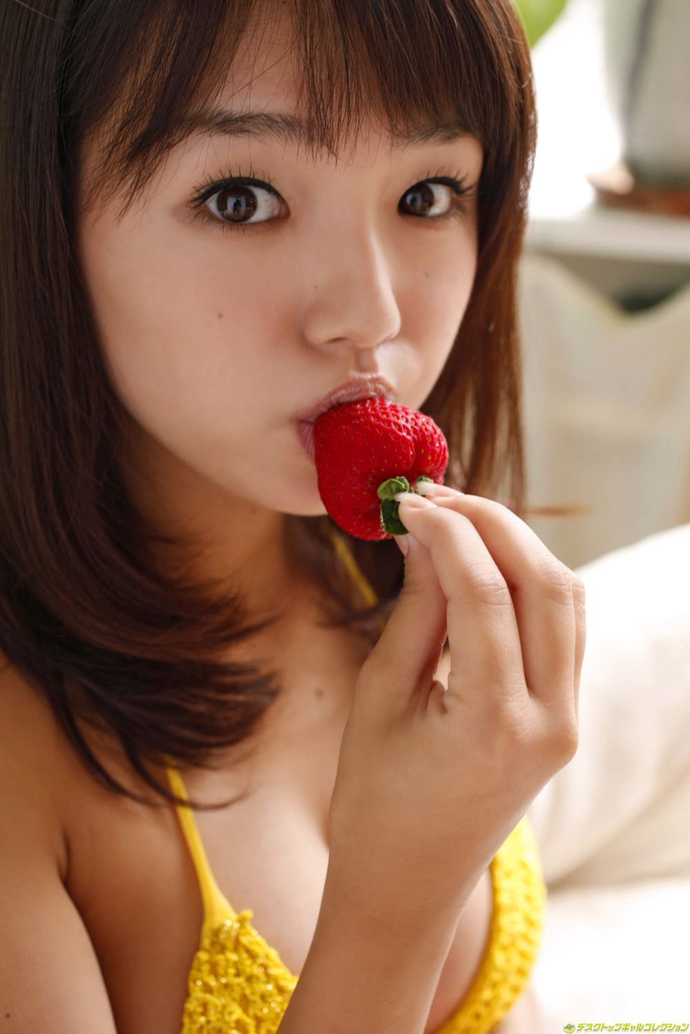 筱崎爱《圧倒的ロリ乳！大きすぎてこぼれちゃう》 [DGC] NO.1101