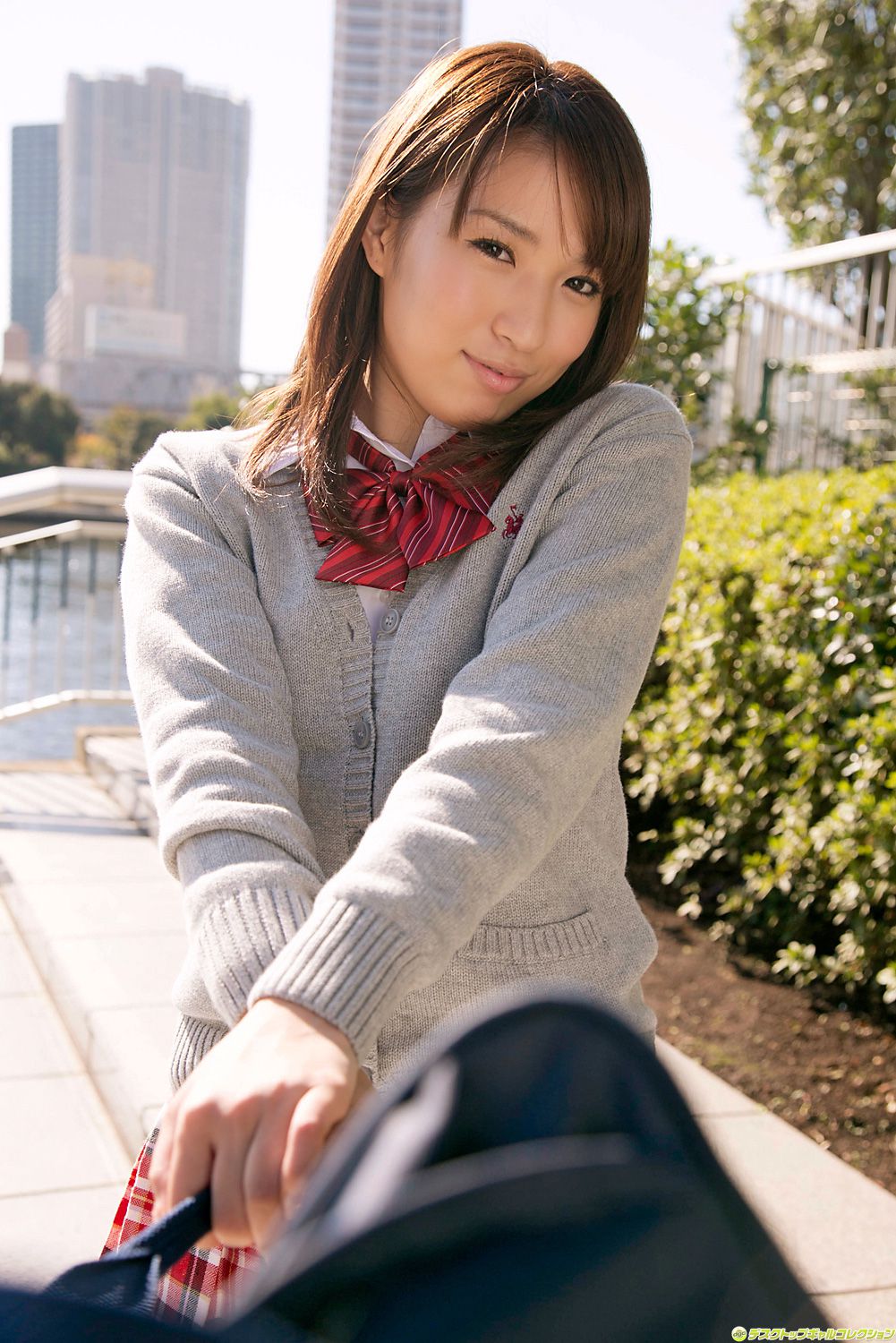椎名理紗《美巨乳すぎる居酒屋店員が脱いじゃった！》 [DGC] NO.1104