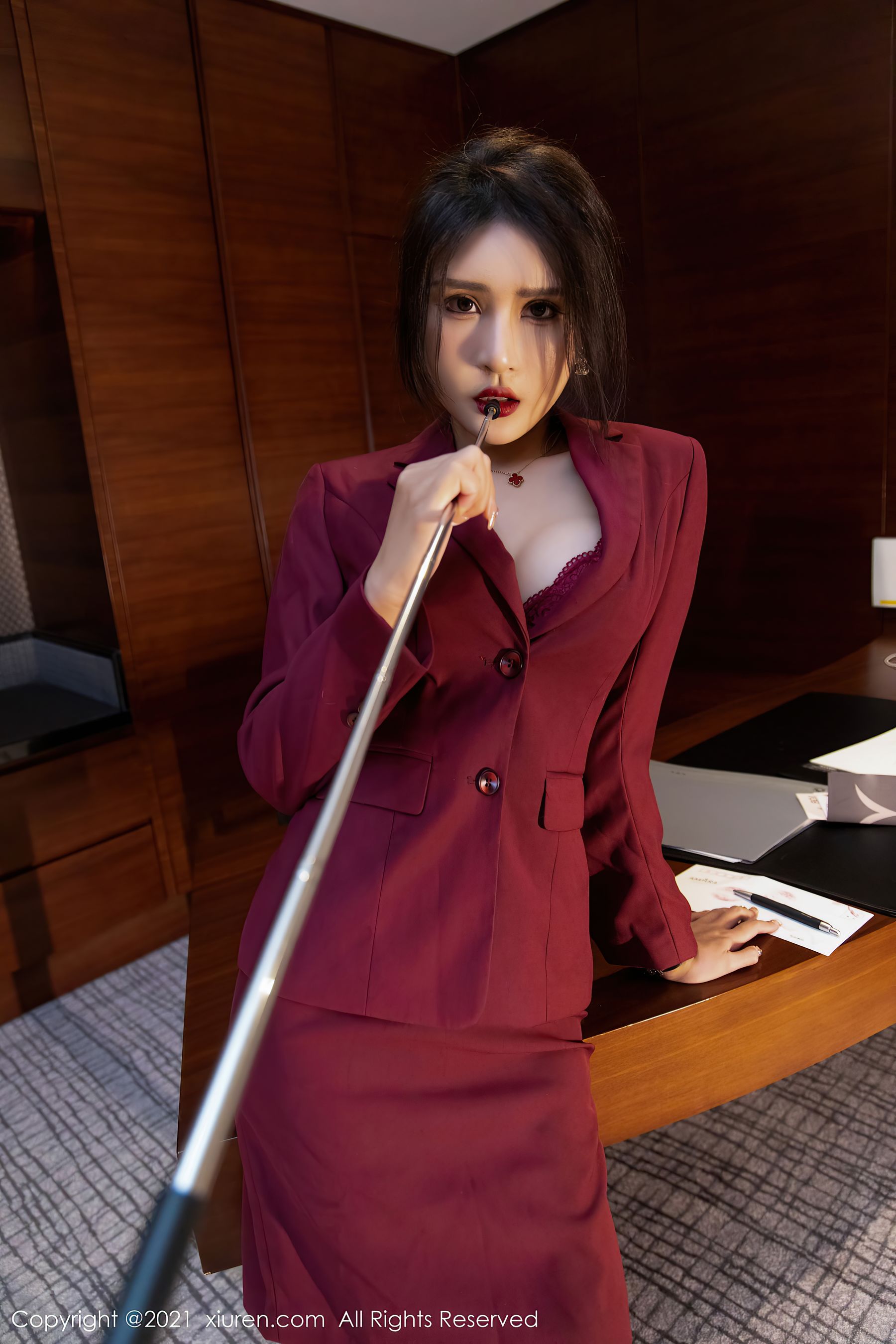 [秀人XiuRen] No.4038 Emily尹菲