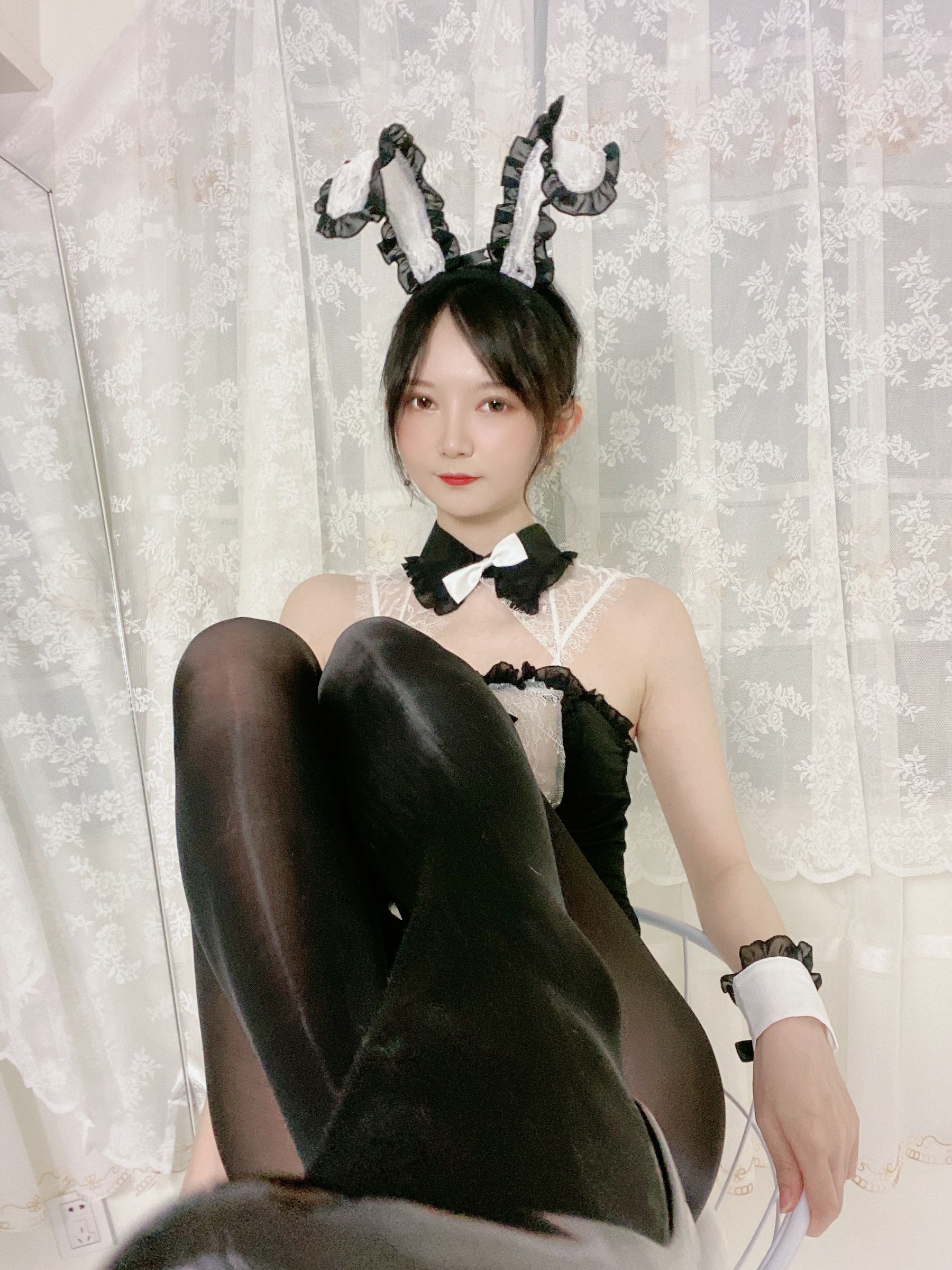 [福利COS] 51酱 - 油光袜