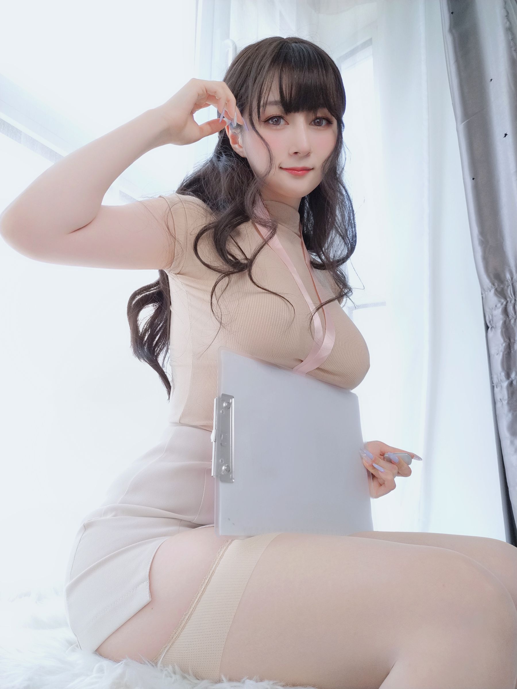 [福利COS] Coser小姐姐白银 - 仕事中の後輩