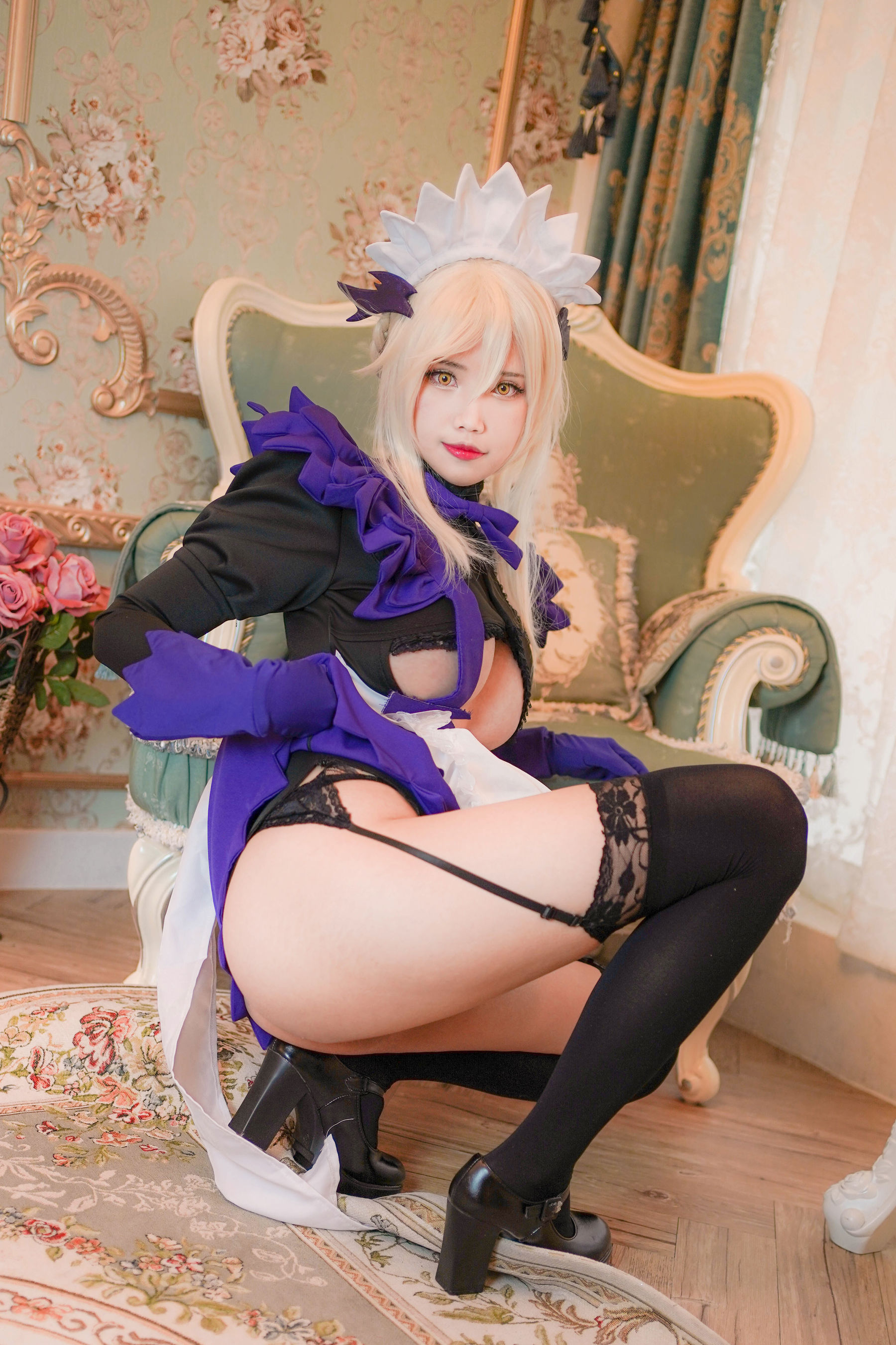 [福利COS] Coser萱-KaYa - 泳装阿尔托莉雅女仆