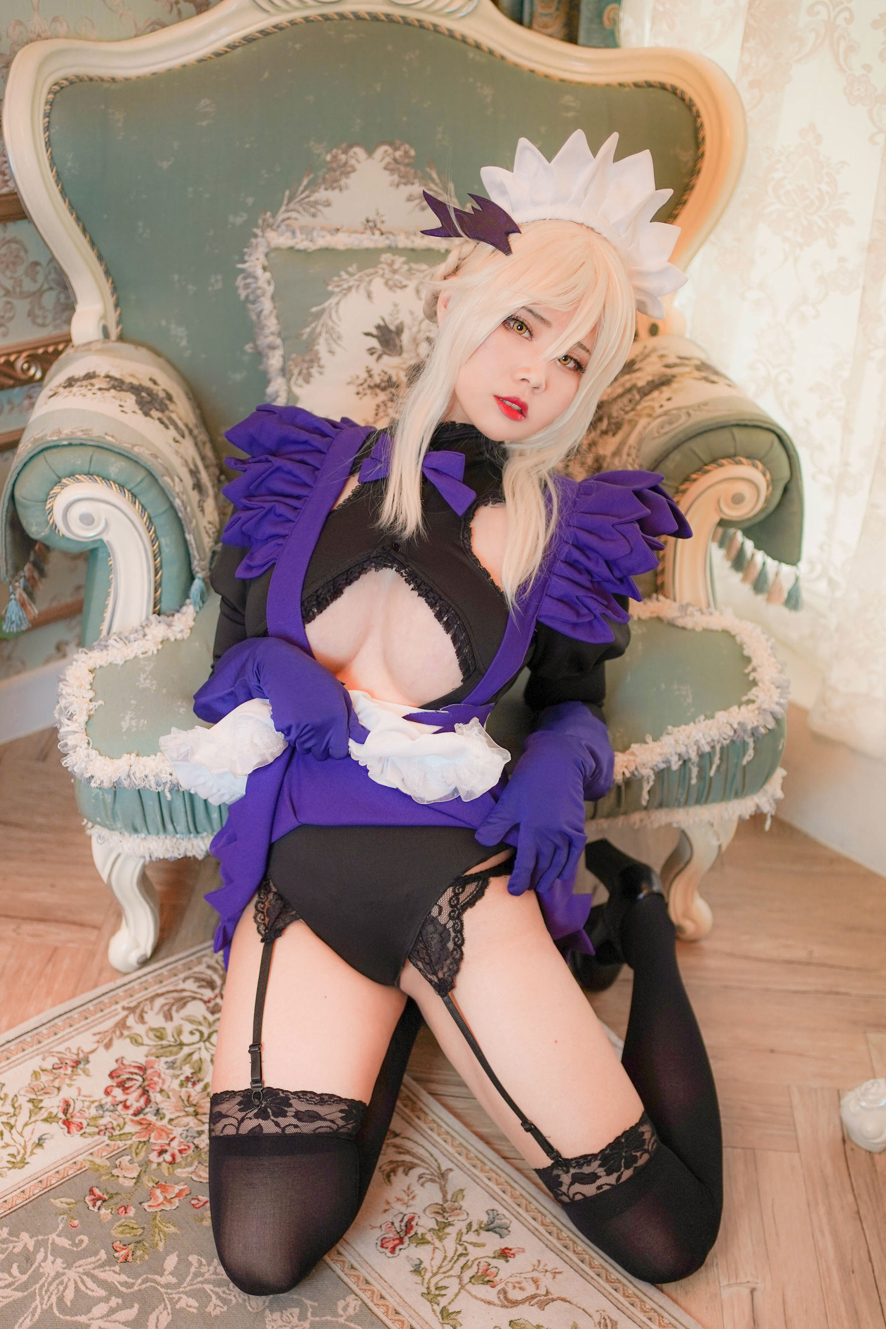 [福利COS] Coser萱-KaYa - 泳装阿尔托莉雅女仆