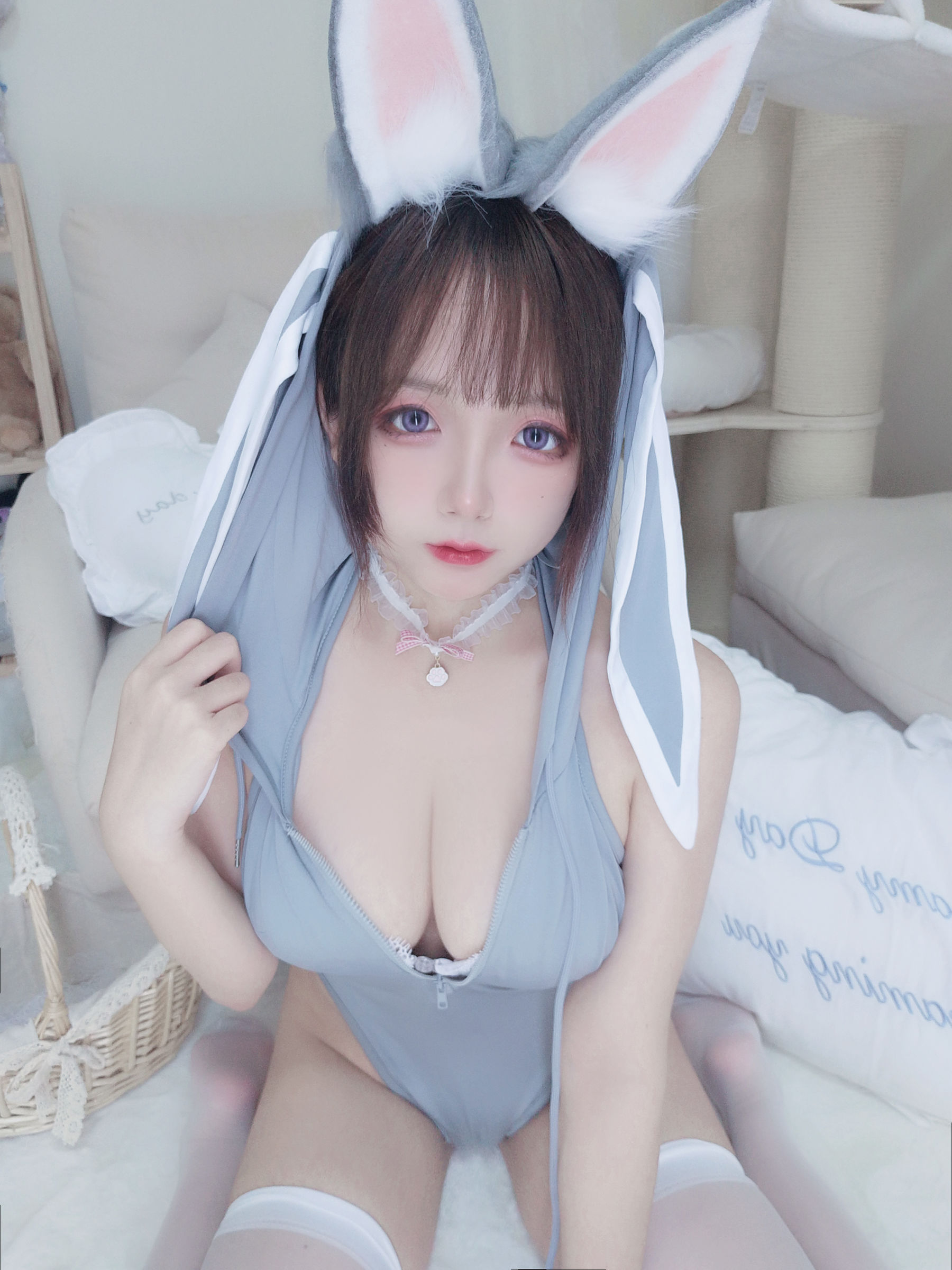 [福利COS] Cosplay日奈娇 - 兔兔卫衣