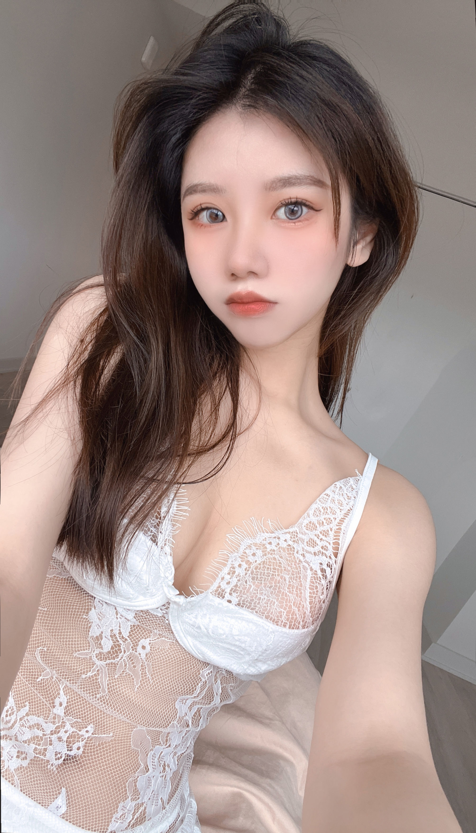 [福利COS] 动漫博主果咩酱w - 白蕾丝