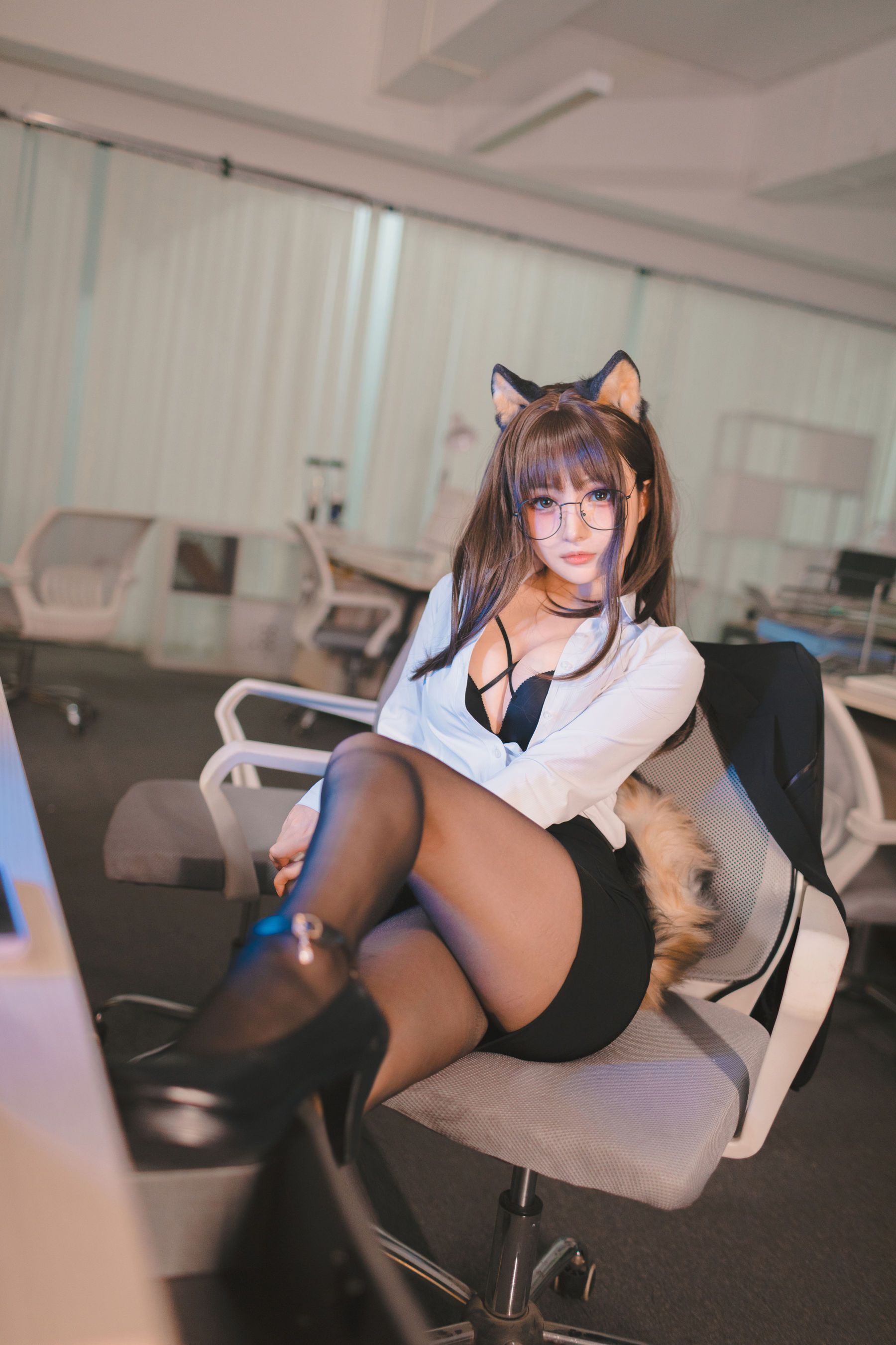 [福利COS] 桜井宁宁 - 柴犬OL