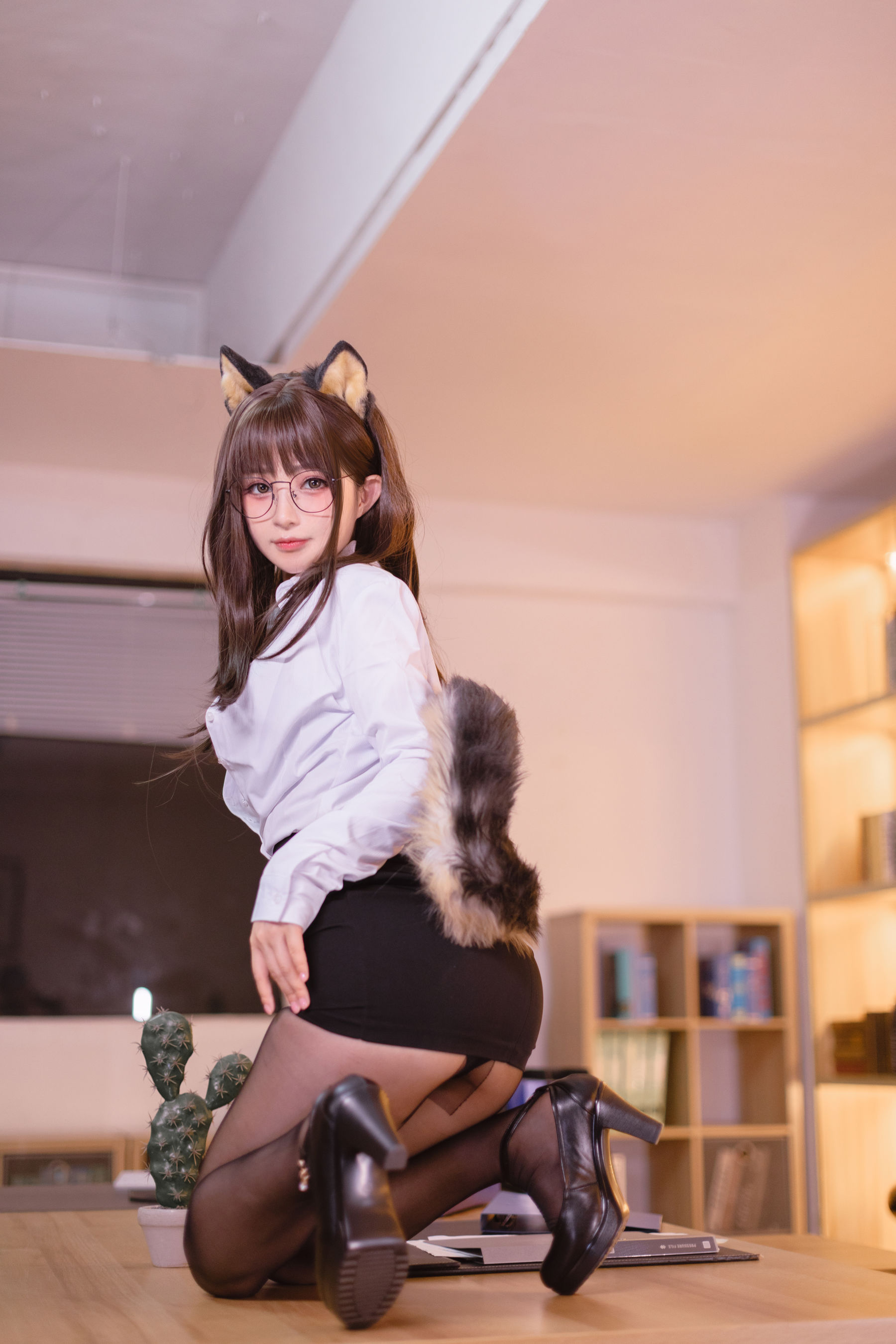 [福利COS] 桜井宁宁 - 柴犬OL