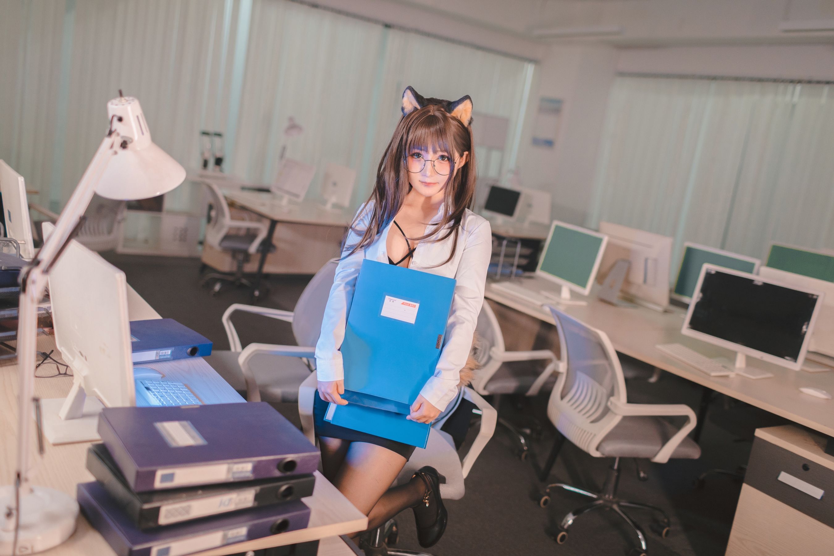 [福利COS] 桜井宁宁 - 柴犬OL