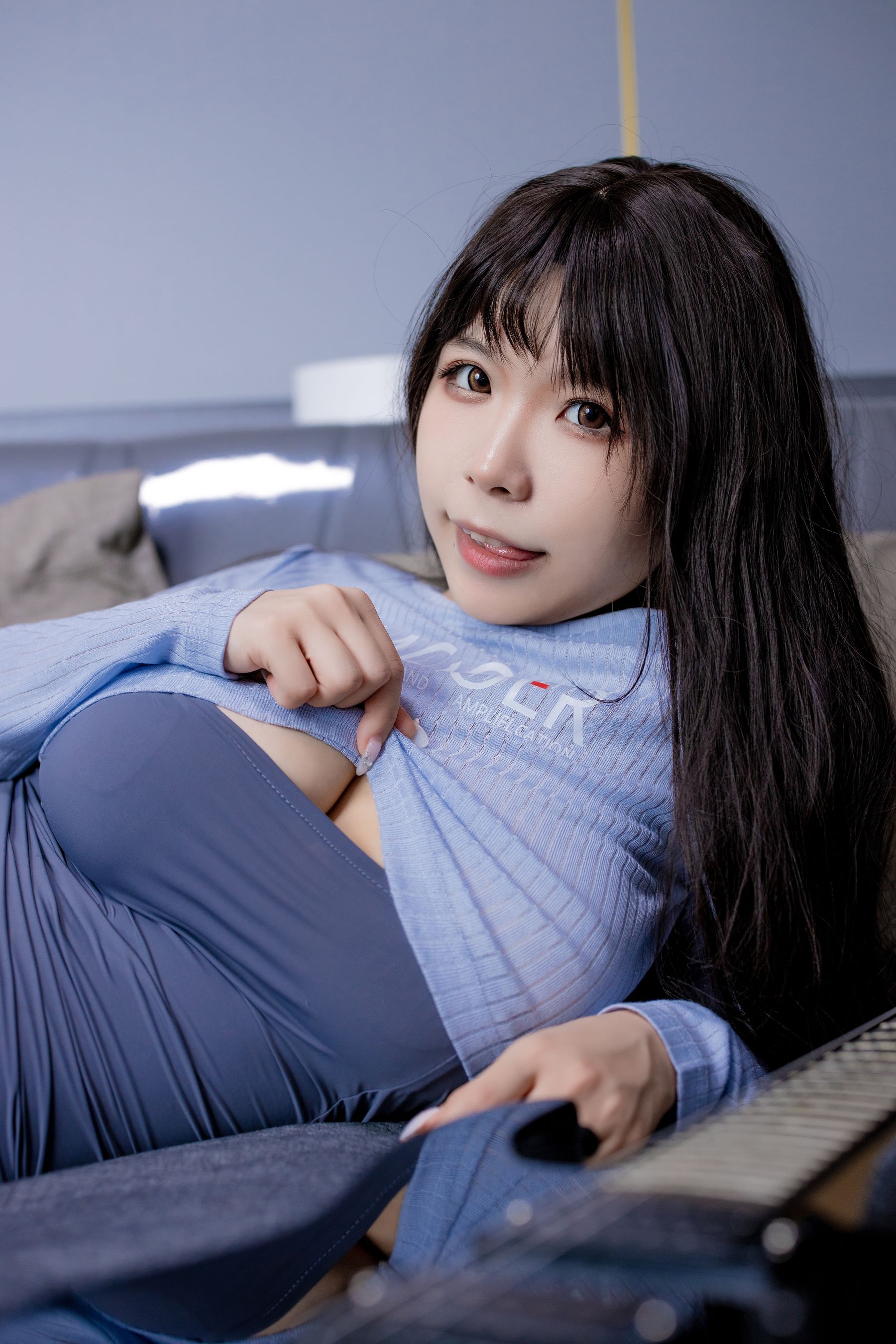 [福利COS] 自闭颜球球(无颜小天使wy) - 吉他妹妹
