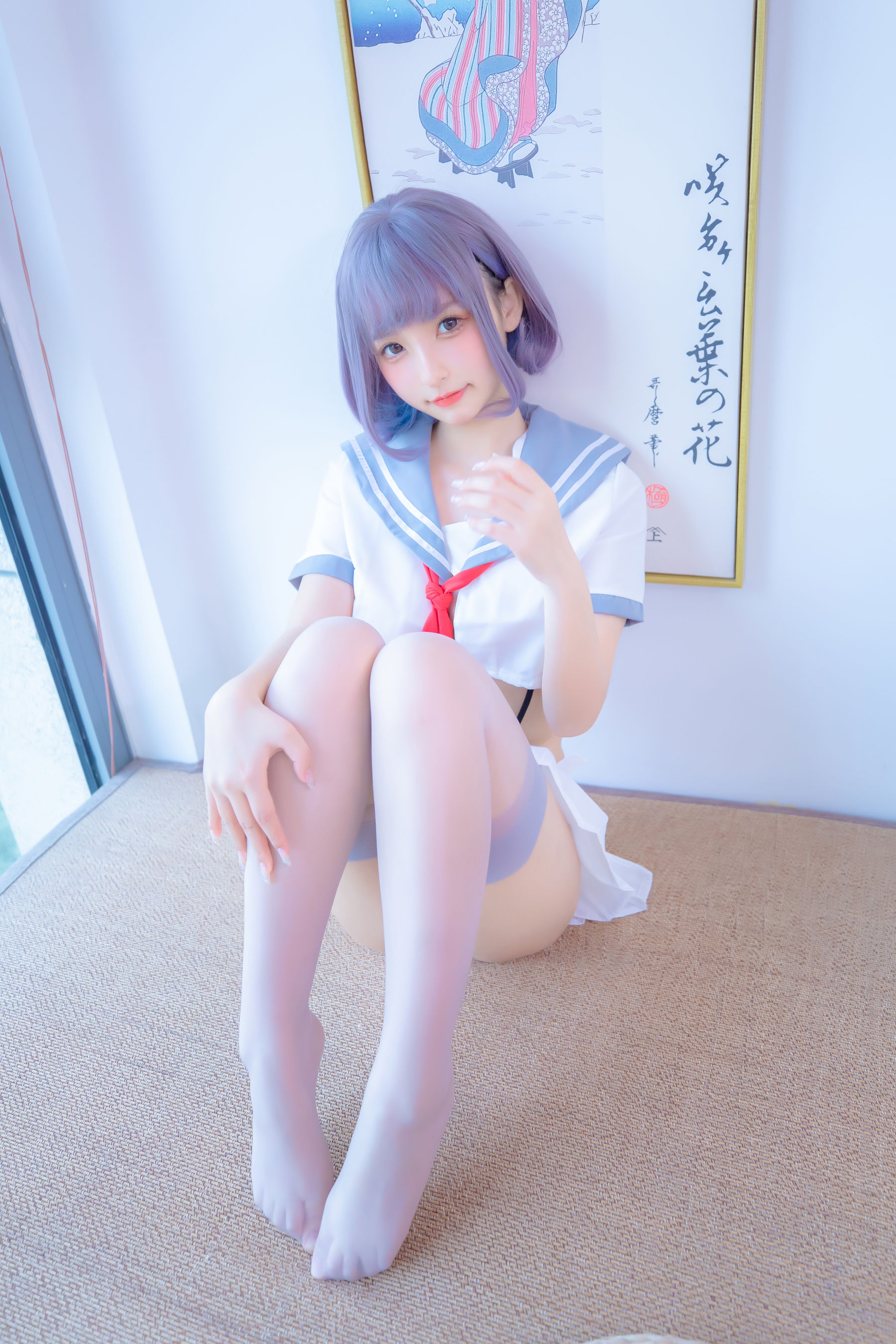 [福利COS] 神楽坂真冬 灰丝吊带JK
