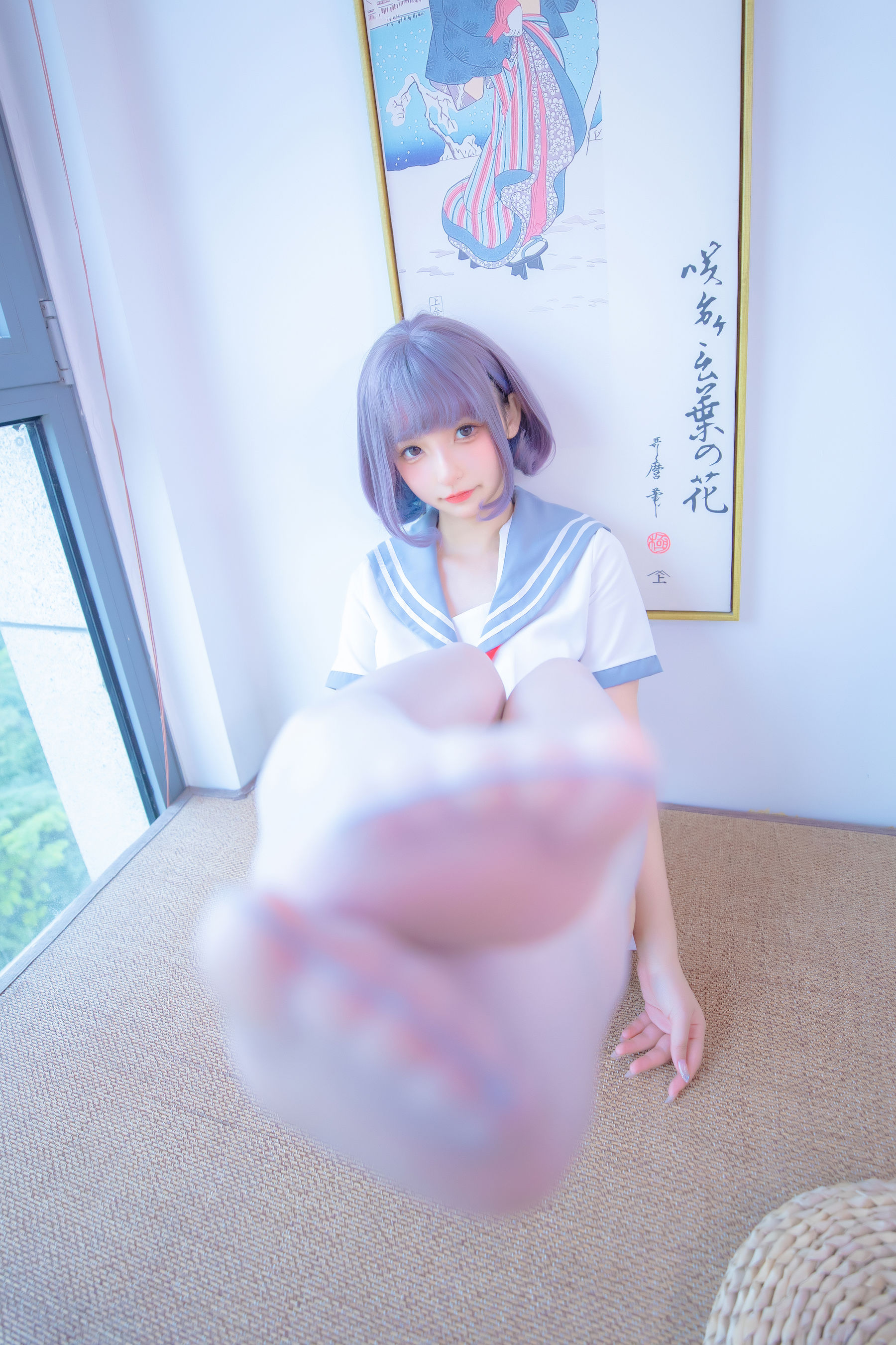[福利COS] 神楽坂真冬 灰丝吊带JK