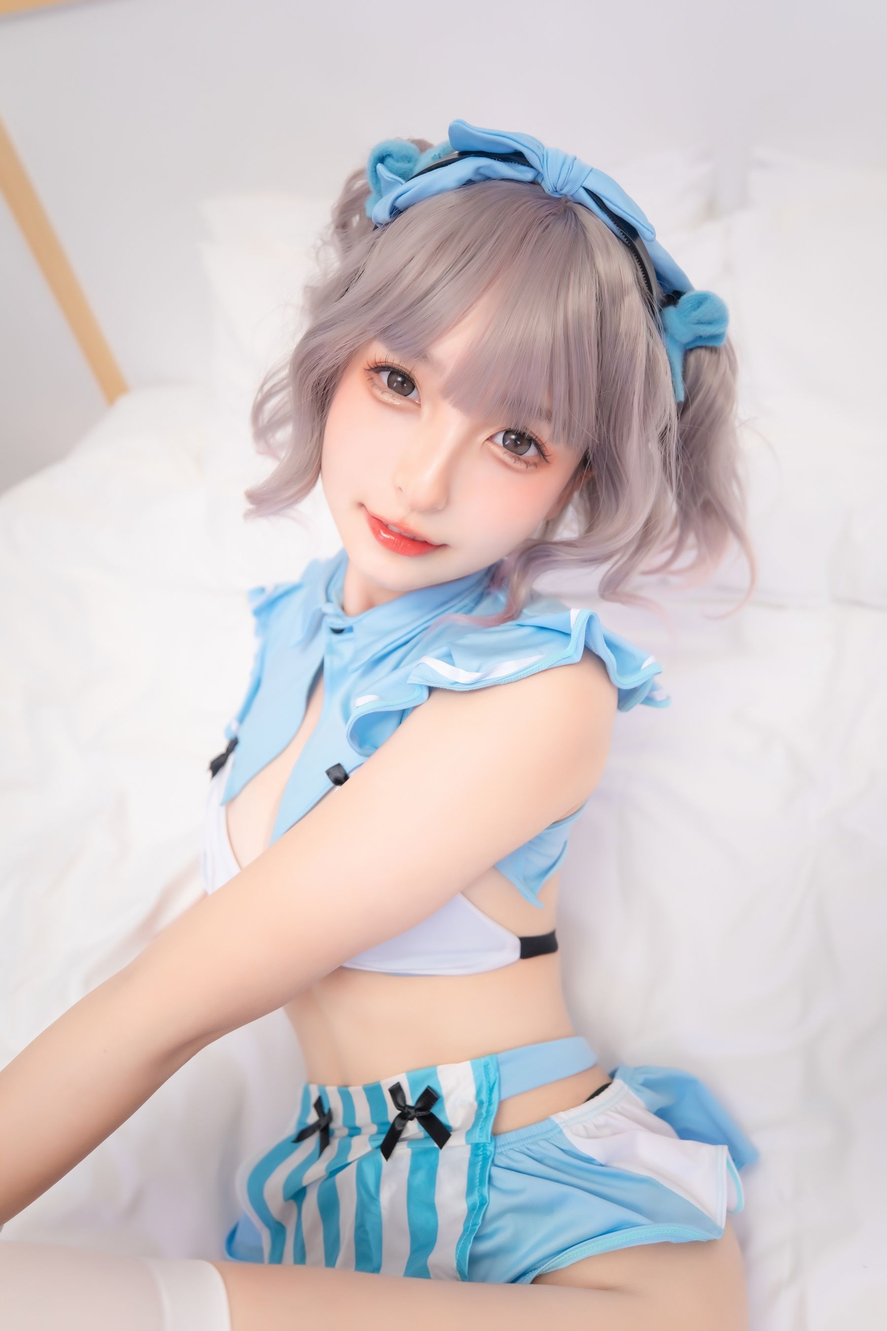 [福利COS] 神楽坂真冬 蓝调女仆