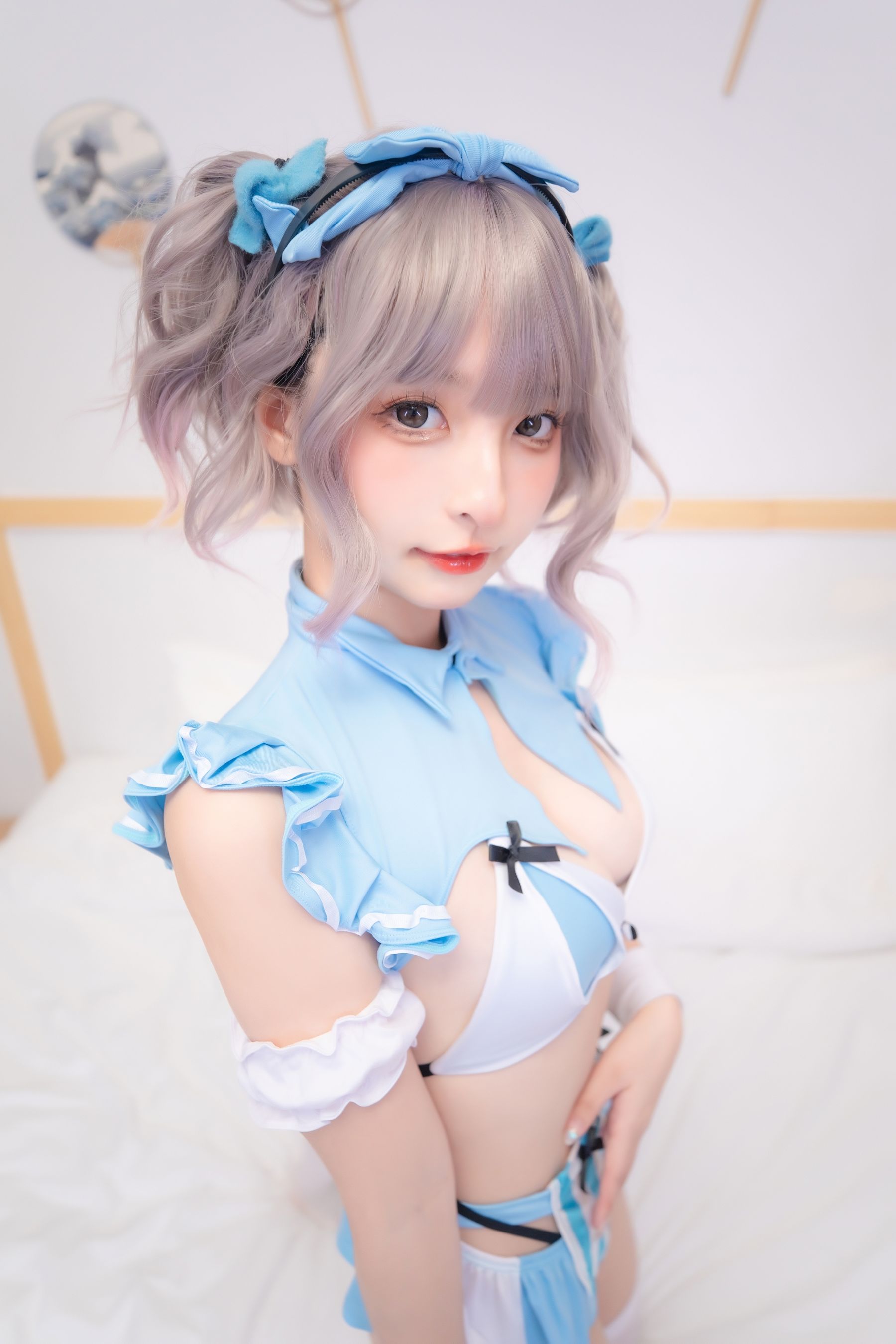 [福利COS] 神楽坂真冬 蓝调女仆