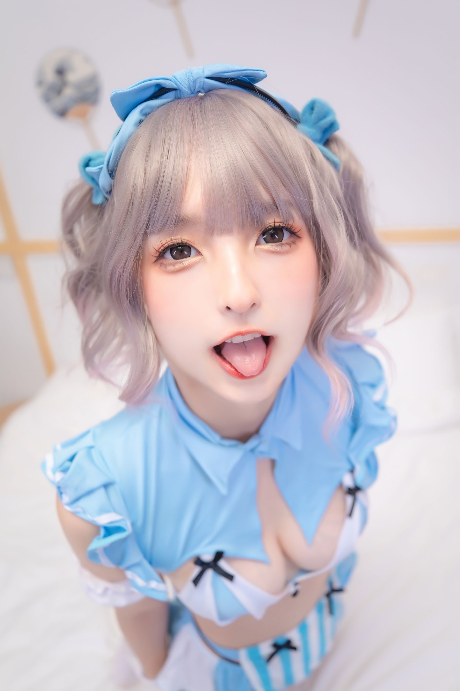 [福利COS] 神楽坂真冬 蓝调女仆