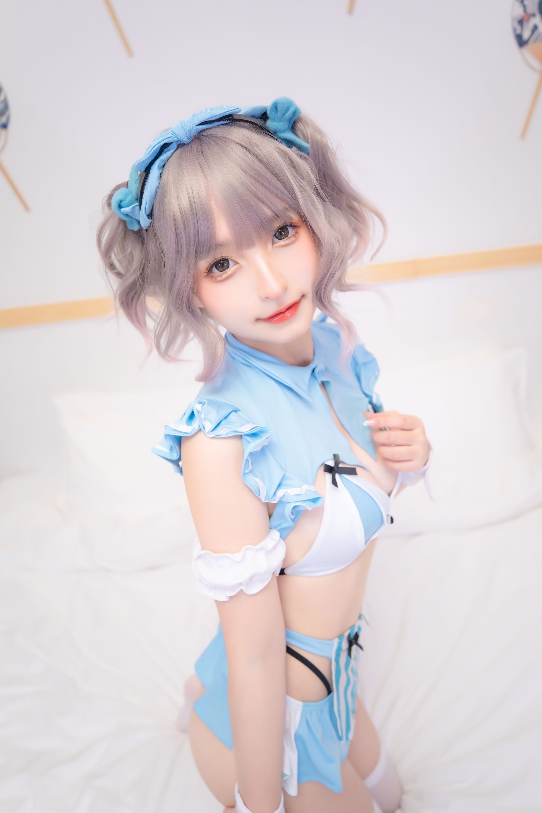 [福利COS] 神楽坂真冬 蓝调女仆