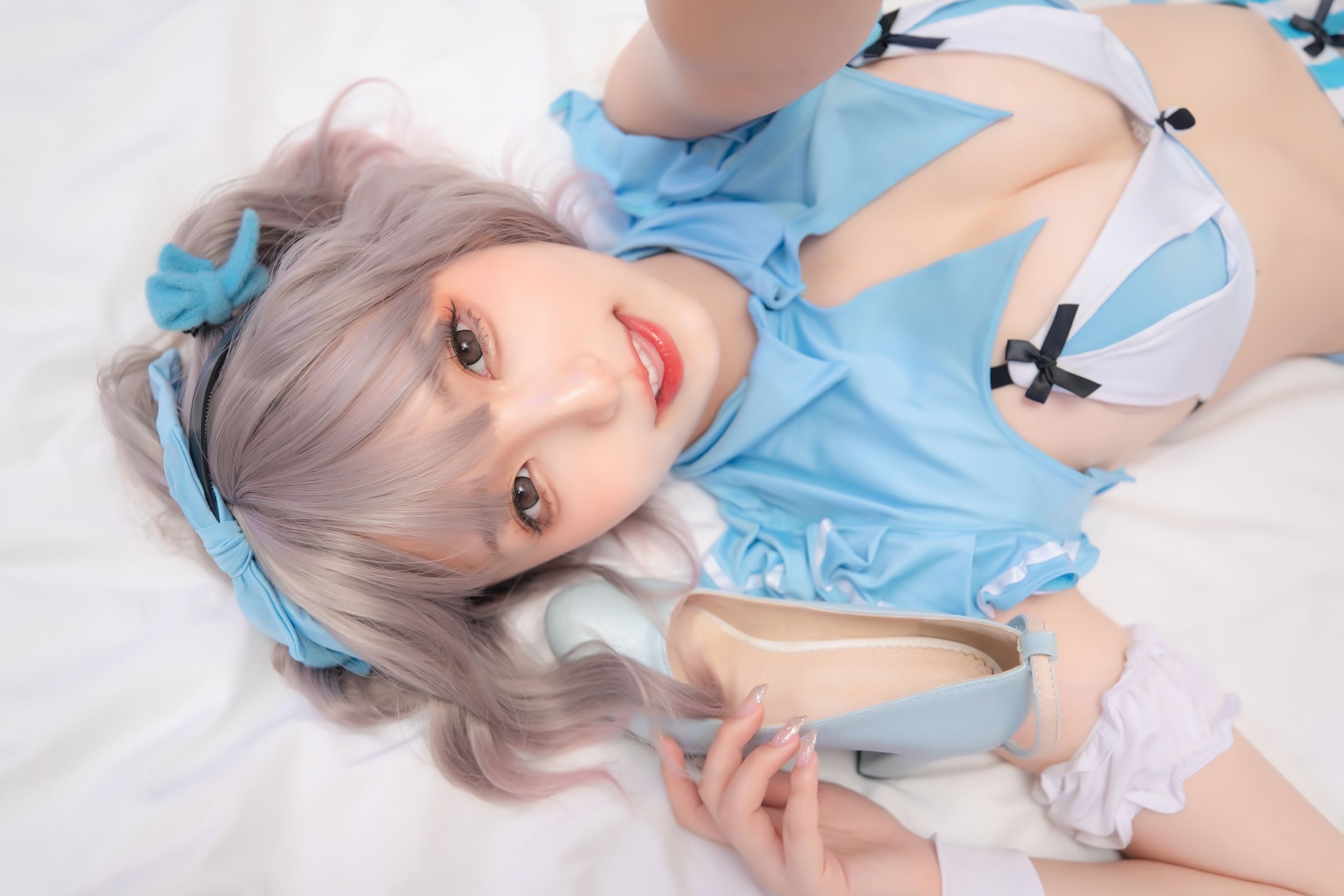 [福利COS] 神楽坂真冬 蓝调女仆