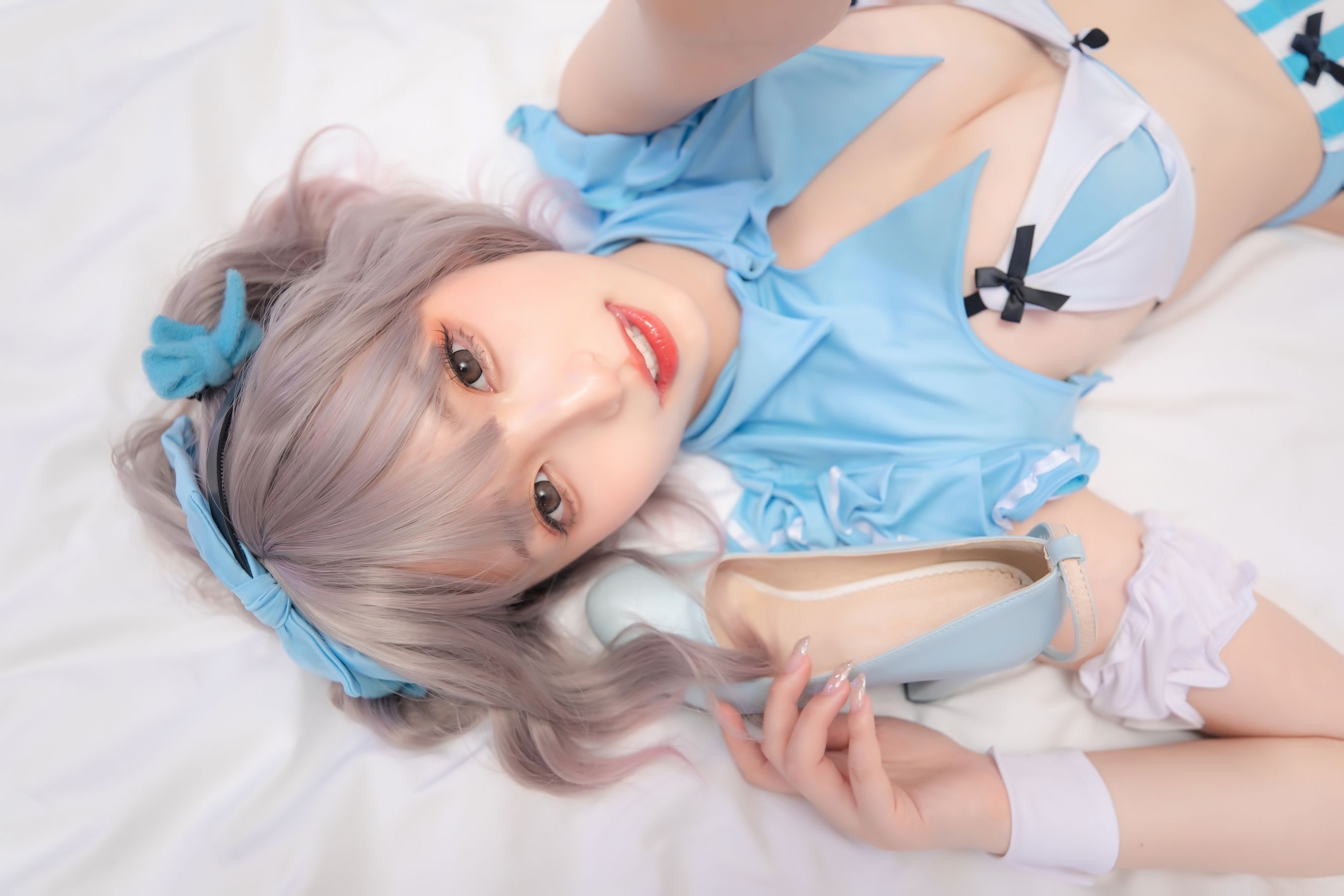 [福利COS] 神楽坂真冬 蓝调女仆