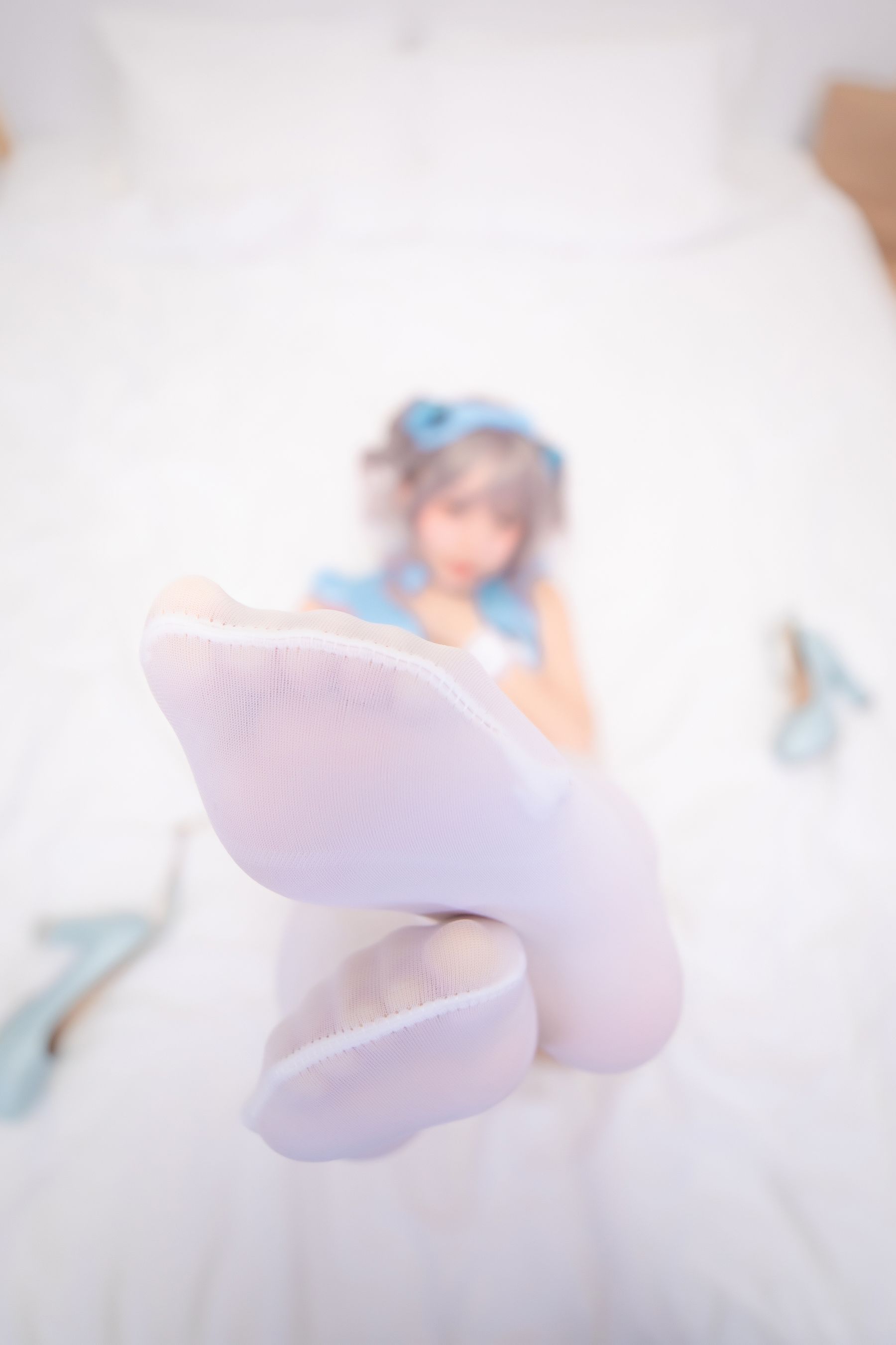[福利COS] 神楽坂真冬 蓝调女仆