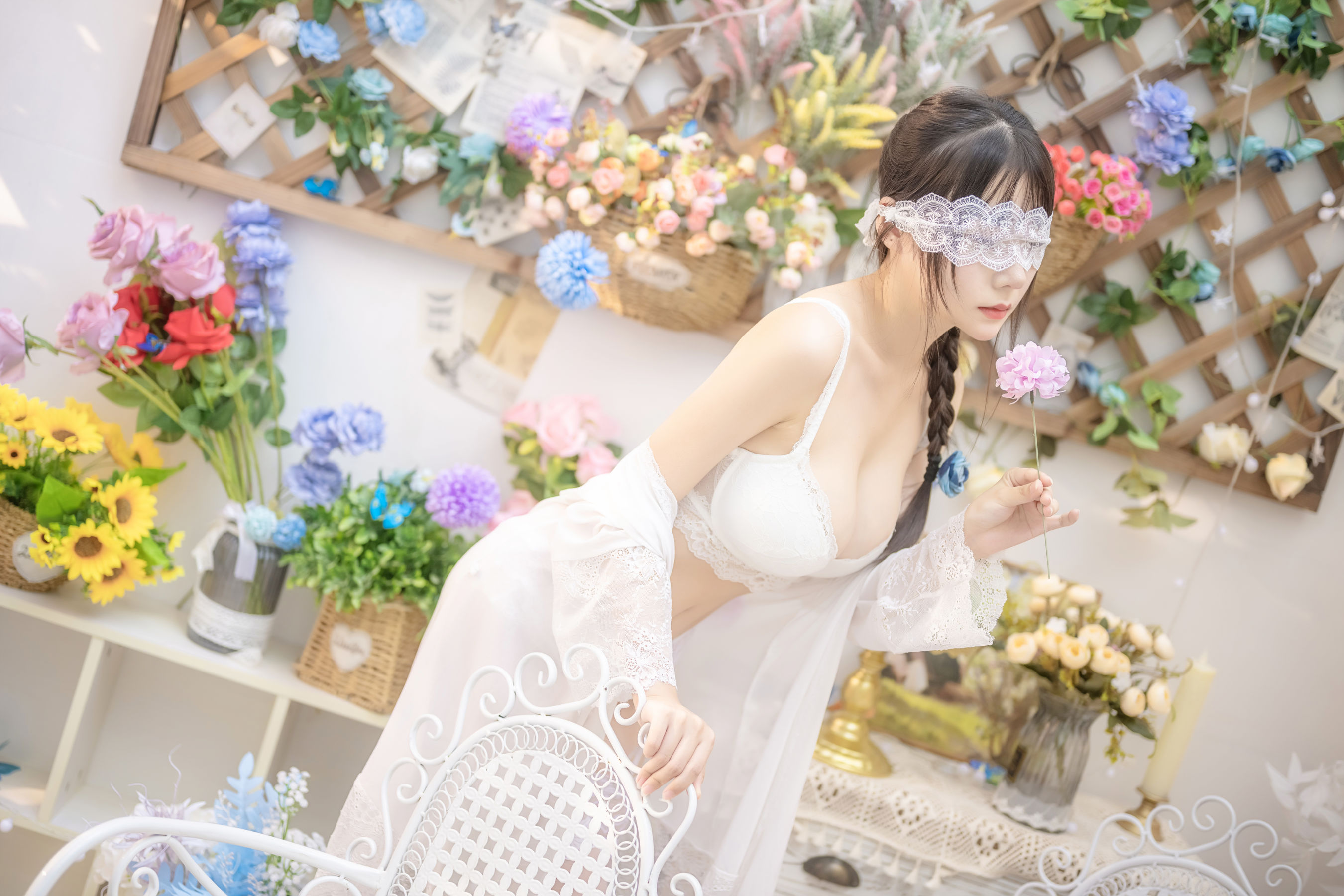 [福利COS] 香草喵露露写真 - 白色玫瑰