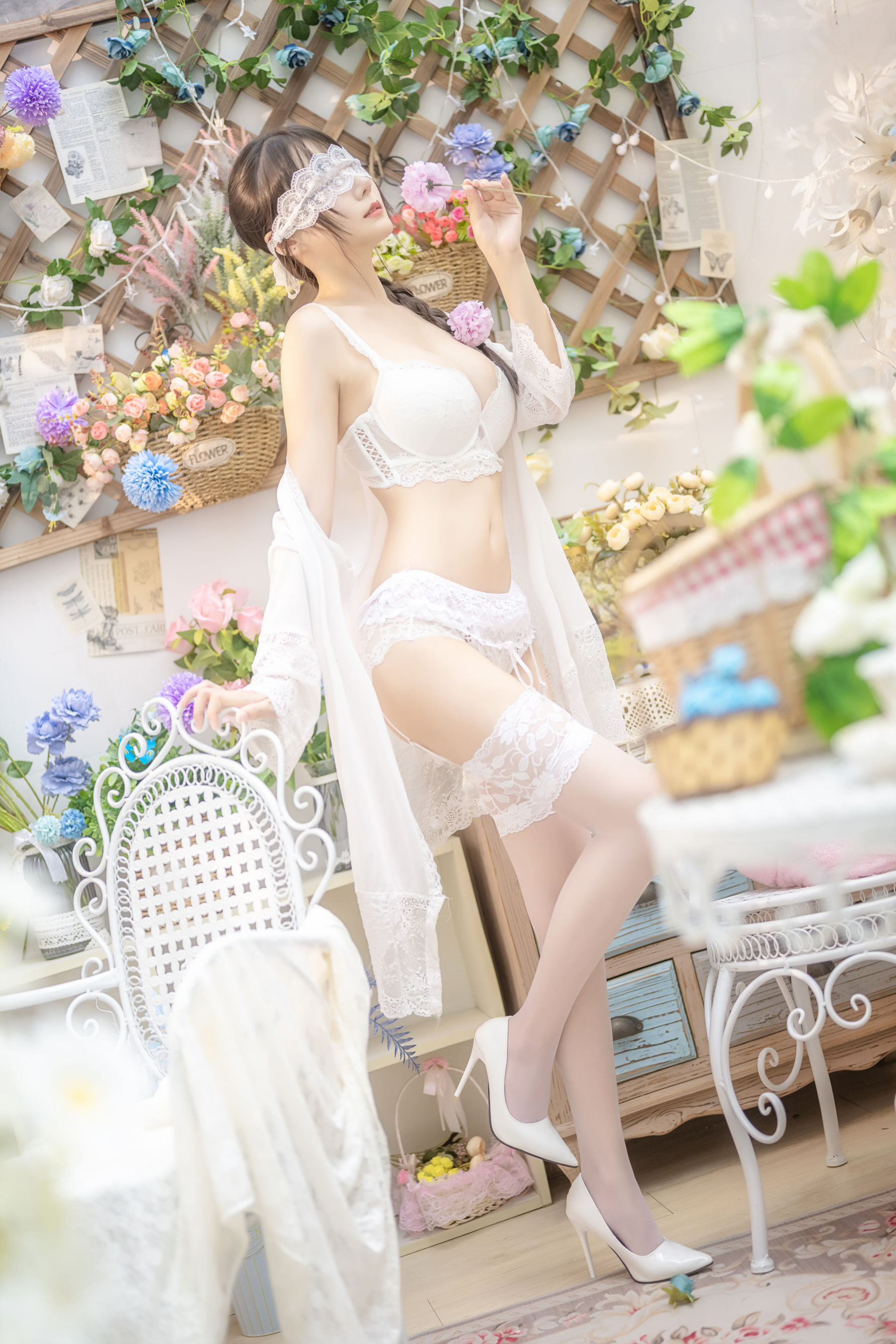 [福利COS] 香草喵露露写真 - 白色玫瑰